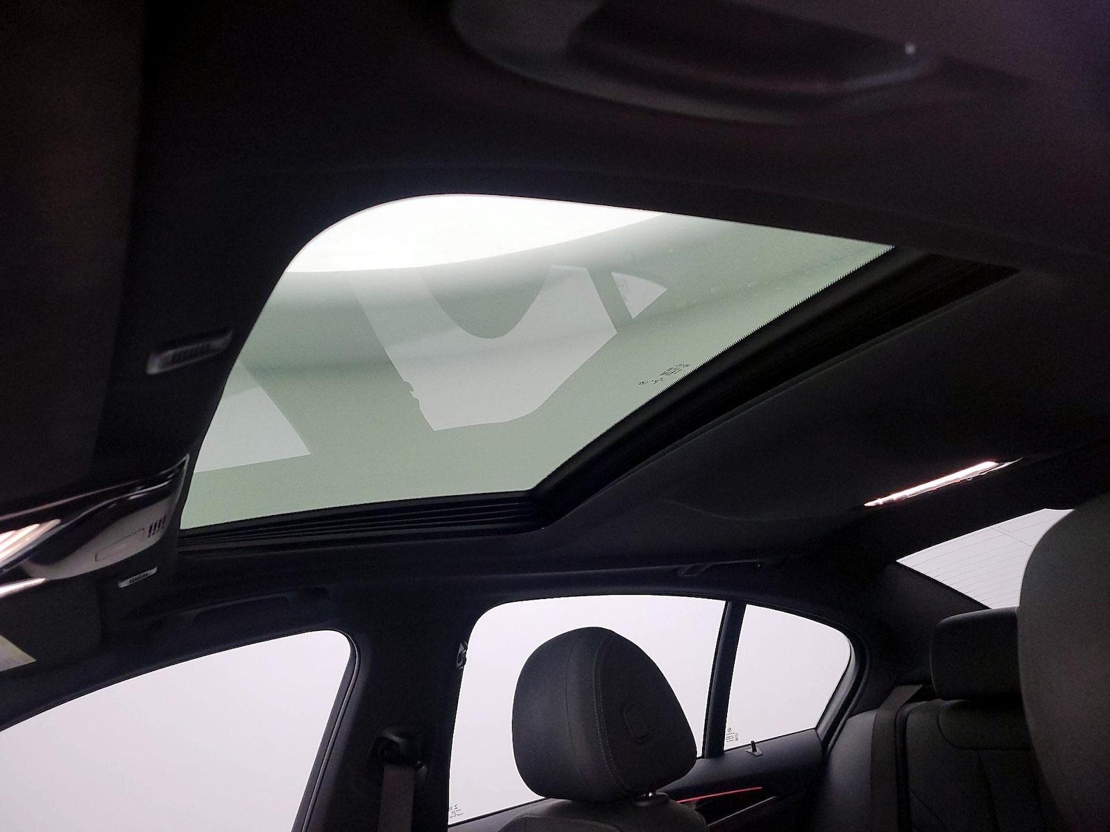 2023 BMW 5 Series 530i - Photo 20