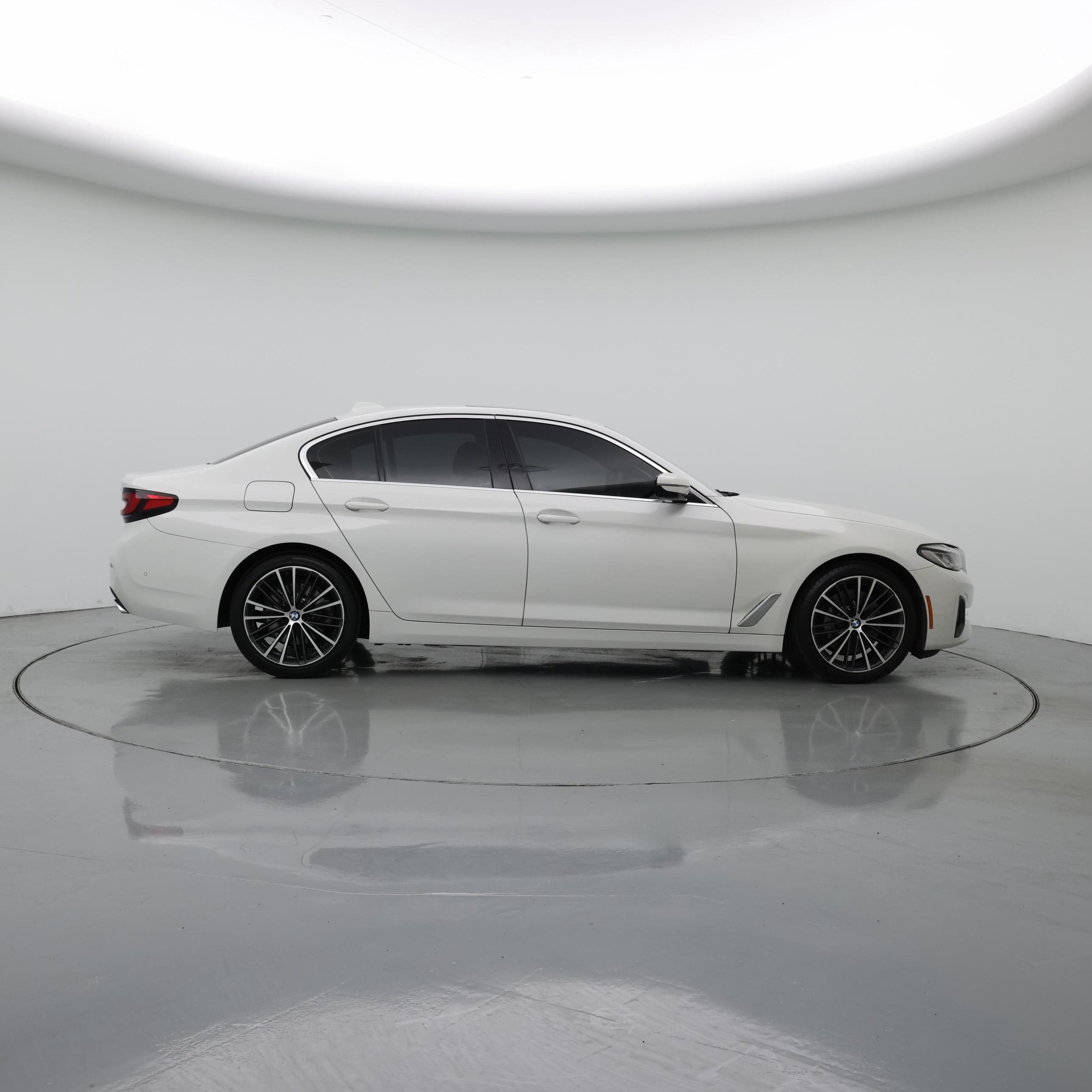 Thumbnail: 2023 BMW 5 Series - 7