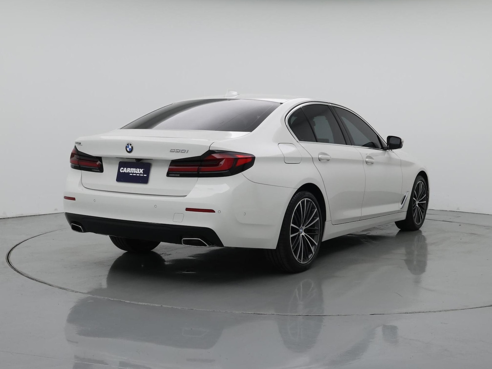 2023 BMW 5 Series 530i - Photo 9