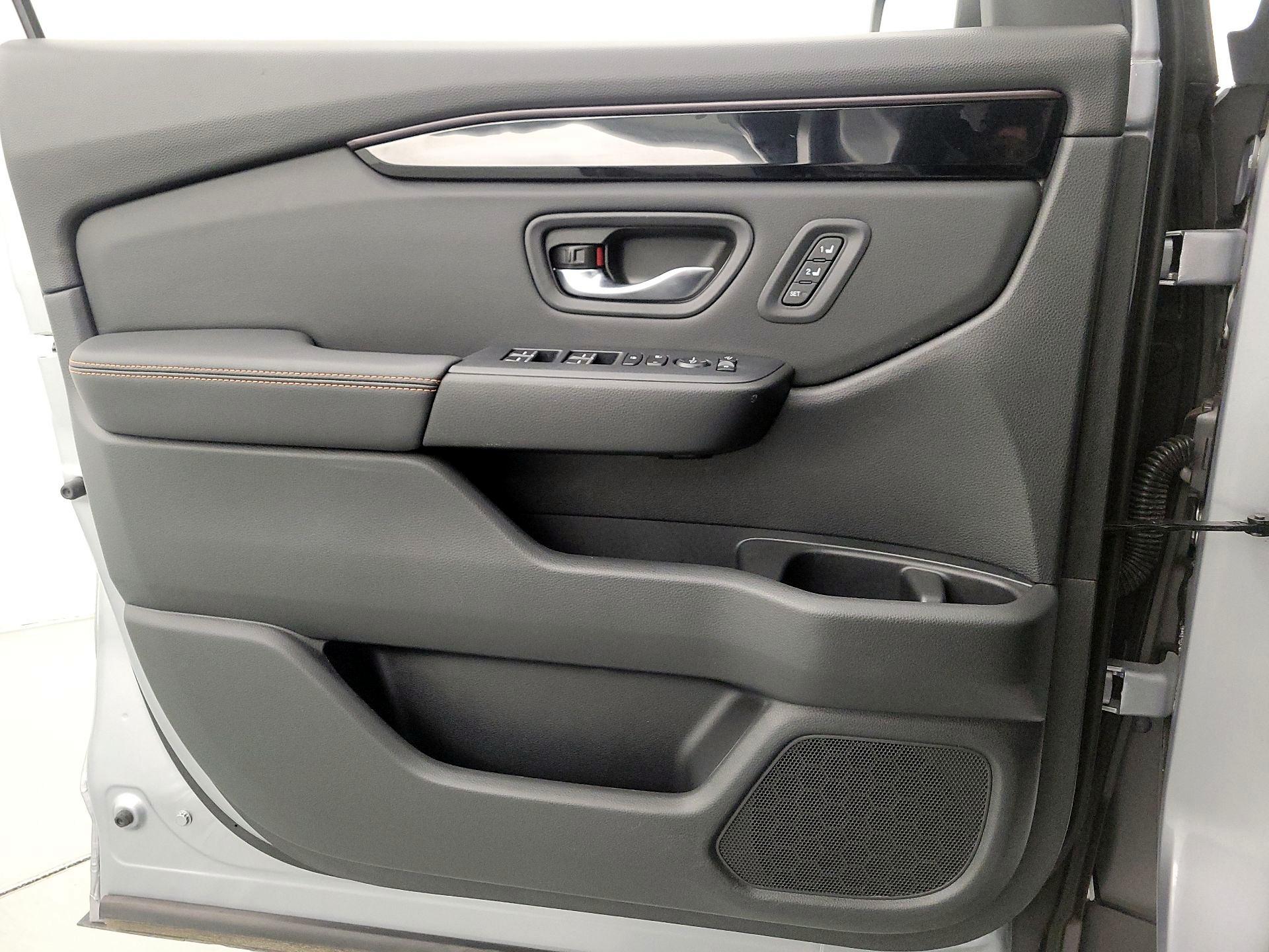 Thumbnail: 2025 Honda Pilot - 12