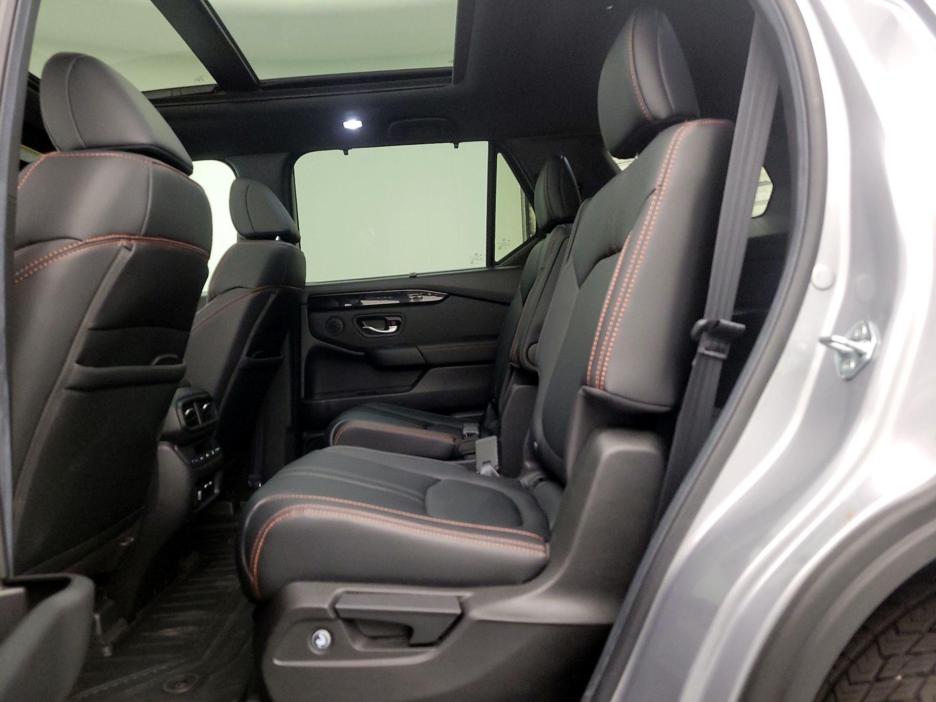 Thumbnail: 2025 Honda Pilot - 20