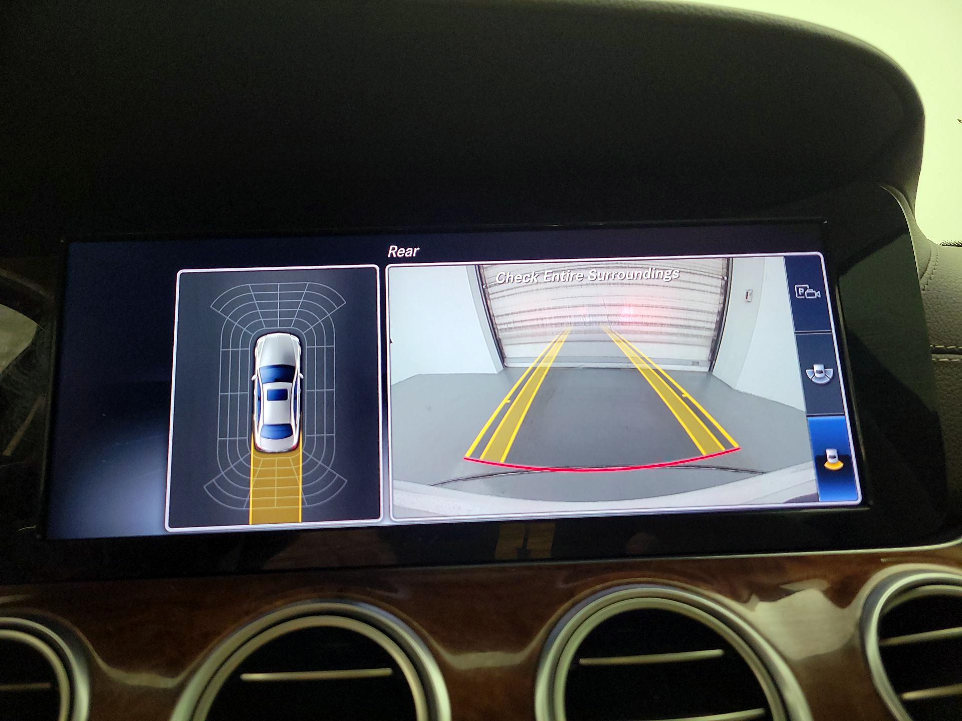 Thumbnail: 2018 Mercedes-Benz E-Class - 15