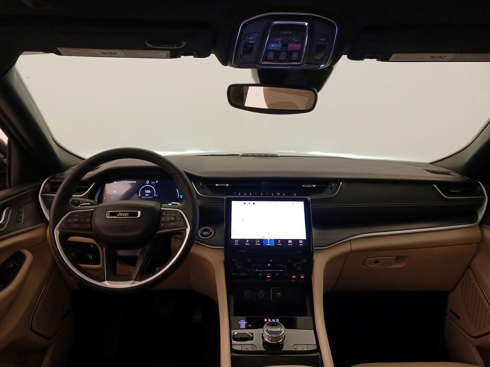 Thumbnail: 2024 Jeep Grand Cherokee - 9