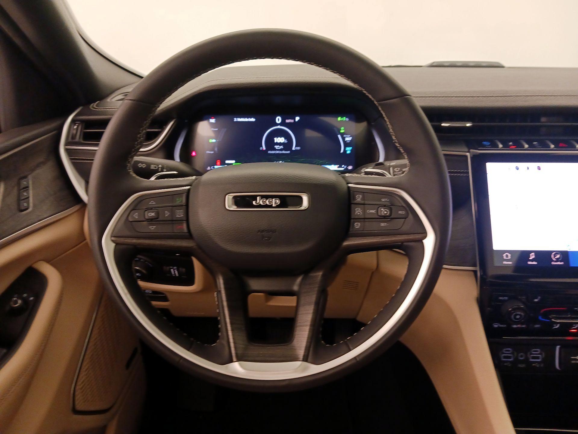 Thumbnail: 2024 Jeep Grand Cherokee - 10