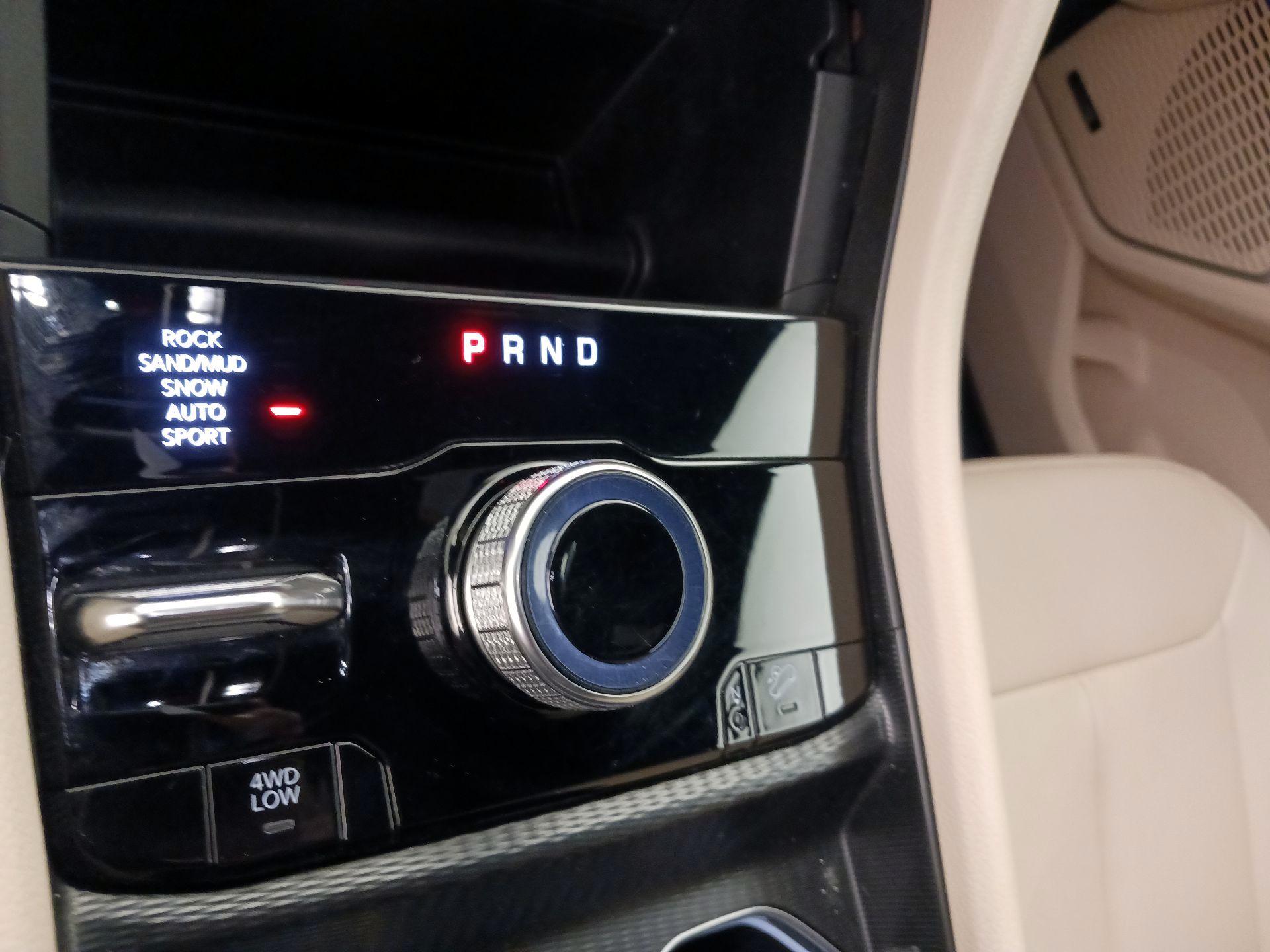 Thumbnail: 2024 Jeep Grand Cherokee - 18