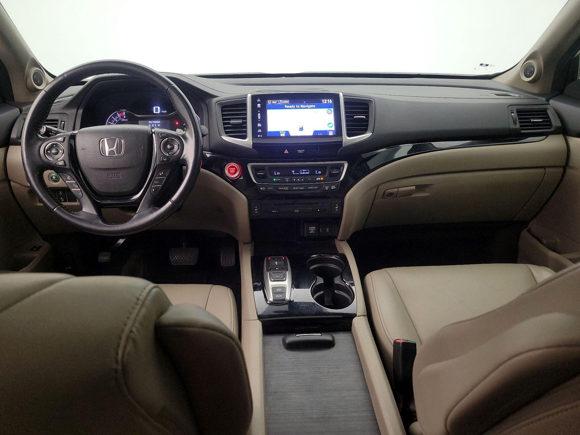 Thumbnail: 2017 Honda Pilot - 9