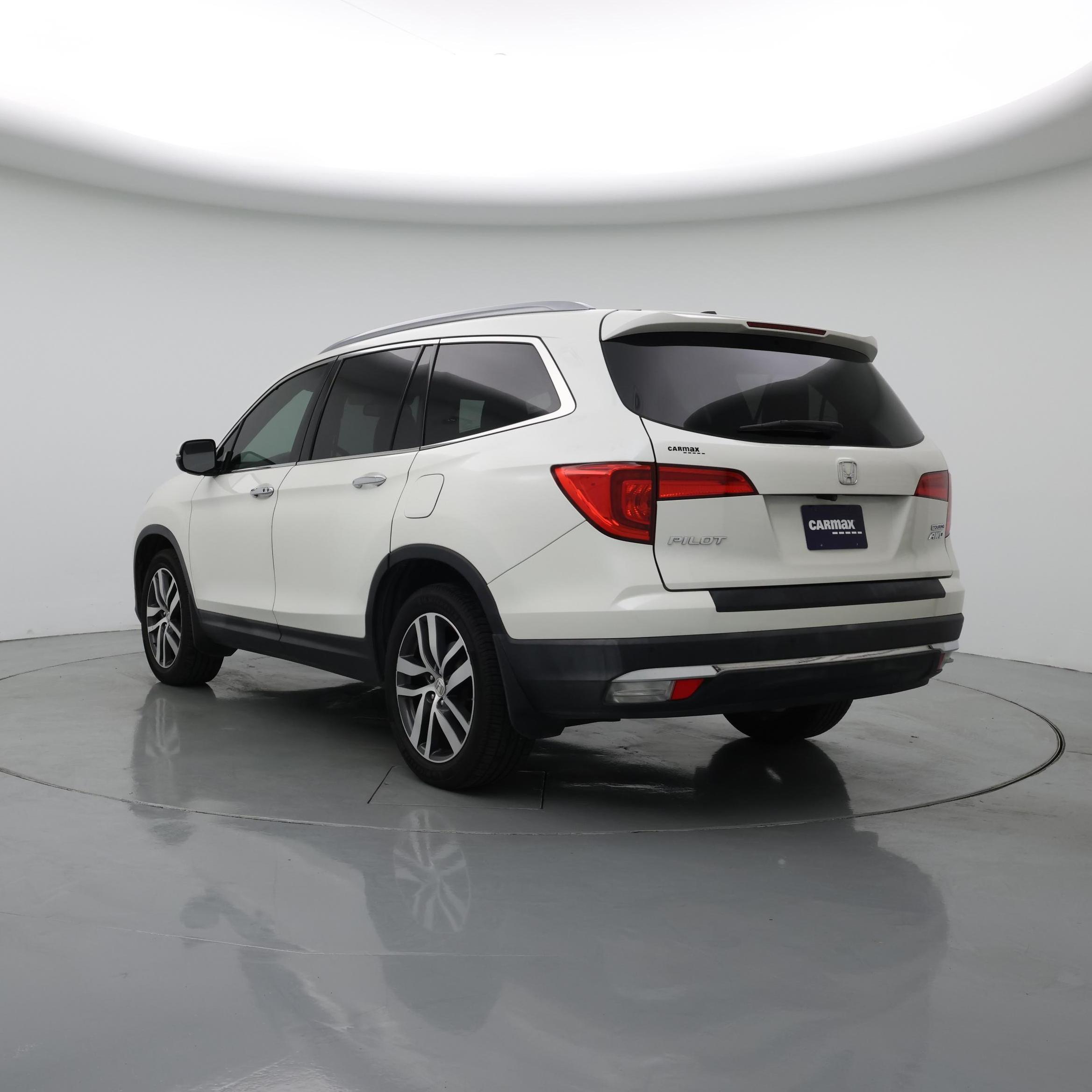 Thumbnail: 2017 Honda Pilot - 2