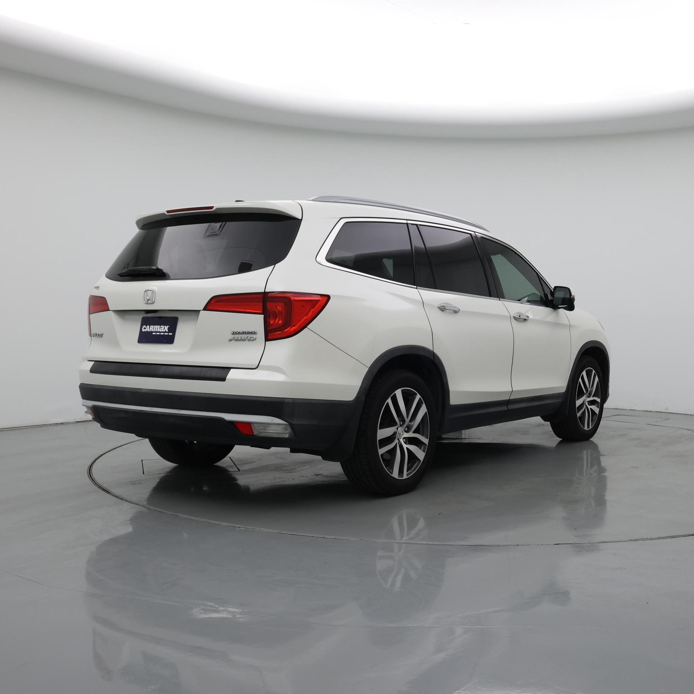 Thumbnail: 2017 Honda Pilot - 8