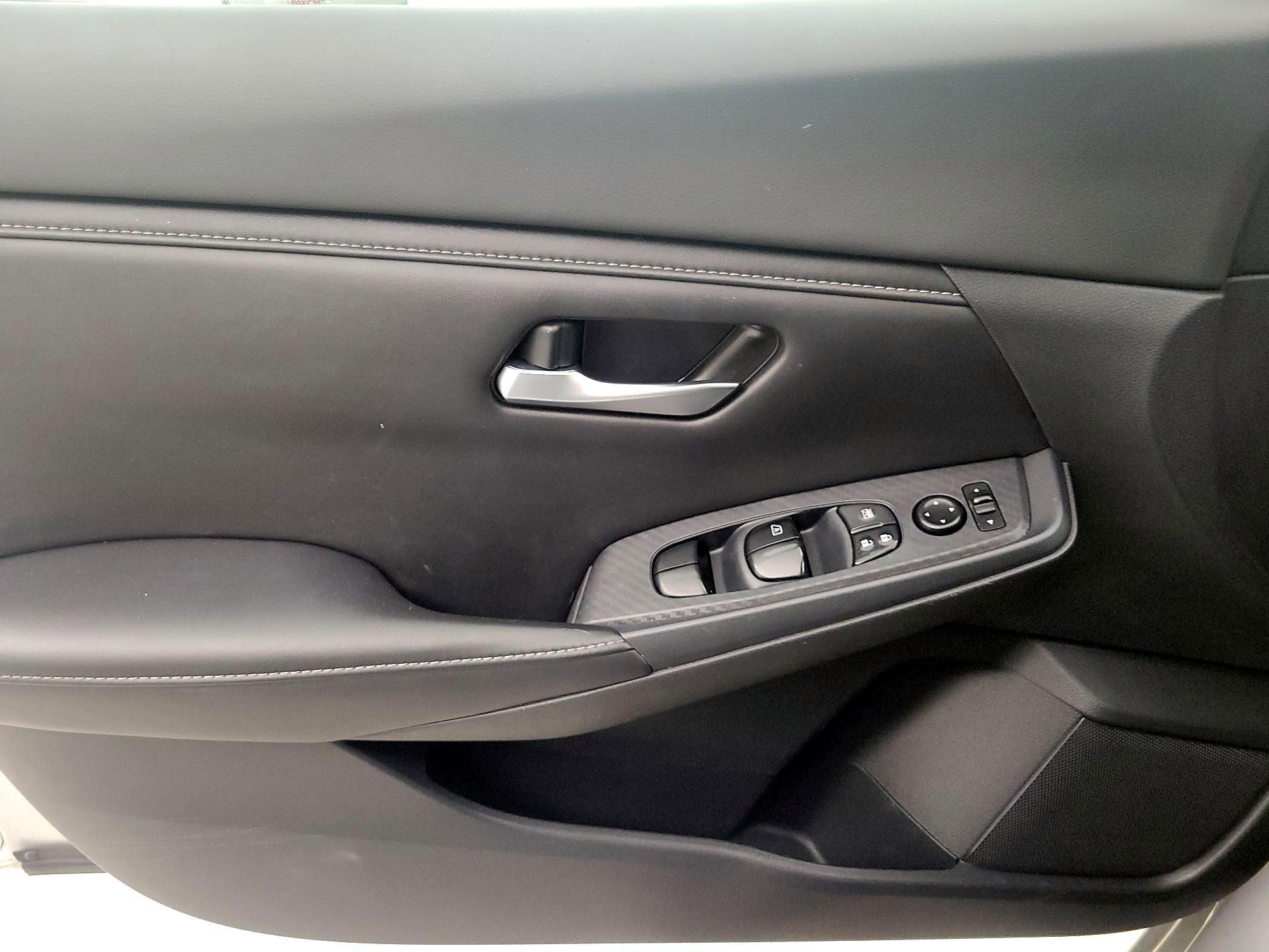 Thumbnail: 2022 Nissan Sentra - 10