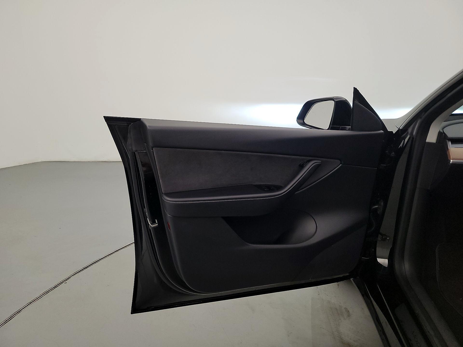Thumbnail: 2020 Tesla Model Y - 12