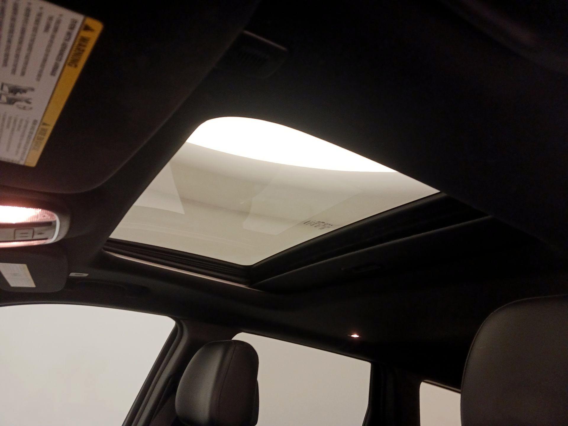 Thumbnail: 2021 Jeep Grand Cherokee - 20