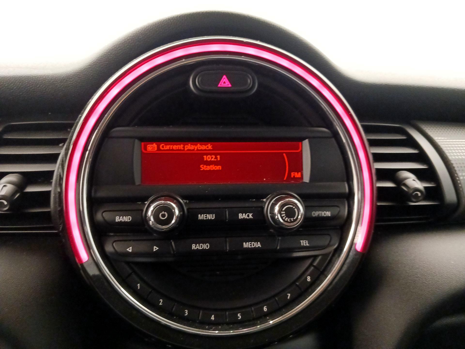 Thumbnail: 2015 MINI Cooper Hardtop - 14