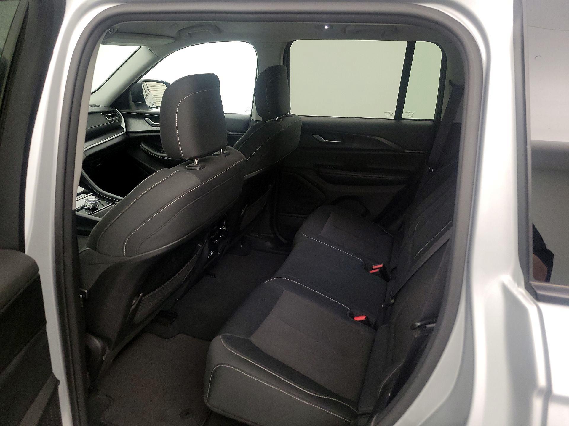 Thumbnail: 2023 Jeep Grand Cherokee - 19