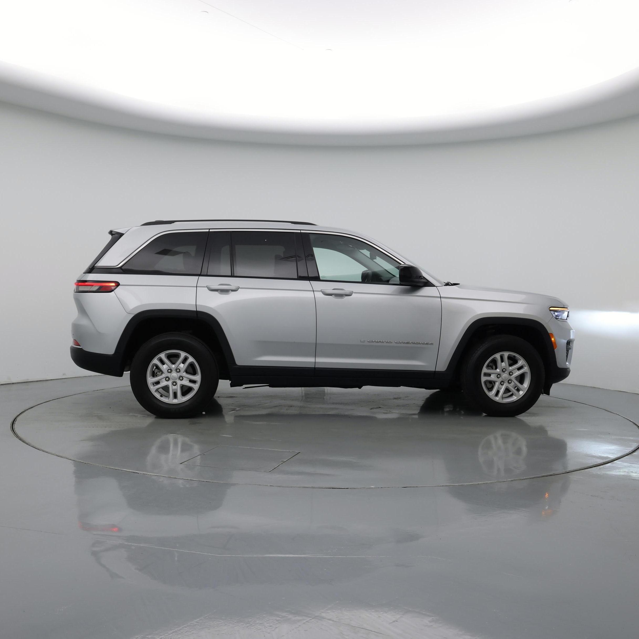 Thumbnail: 2023 Jeep Grand Cherokee - 7