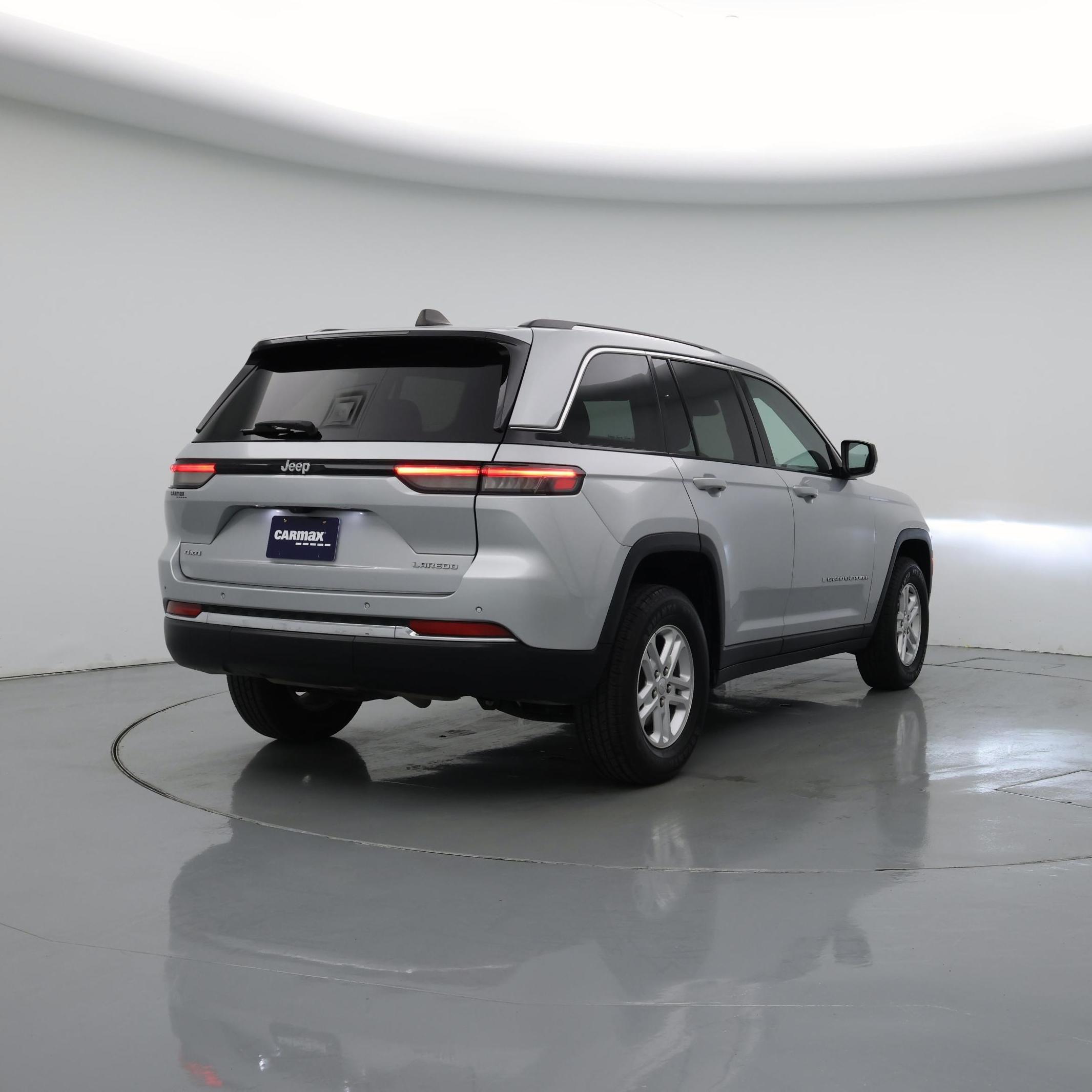 Thumbnail: 2023 Jeep Grand Cherokee - 8