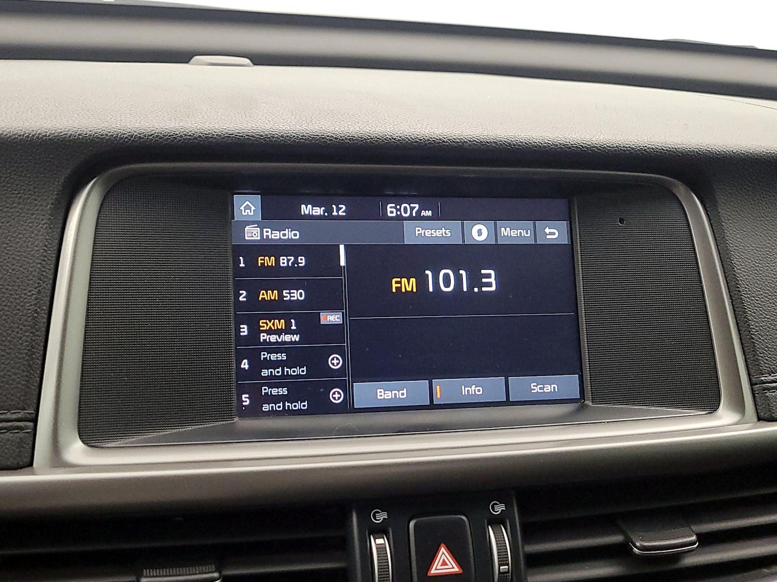 2018 Kia Optima LX - Photo 16