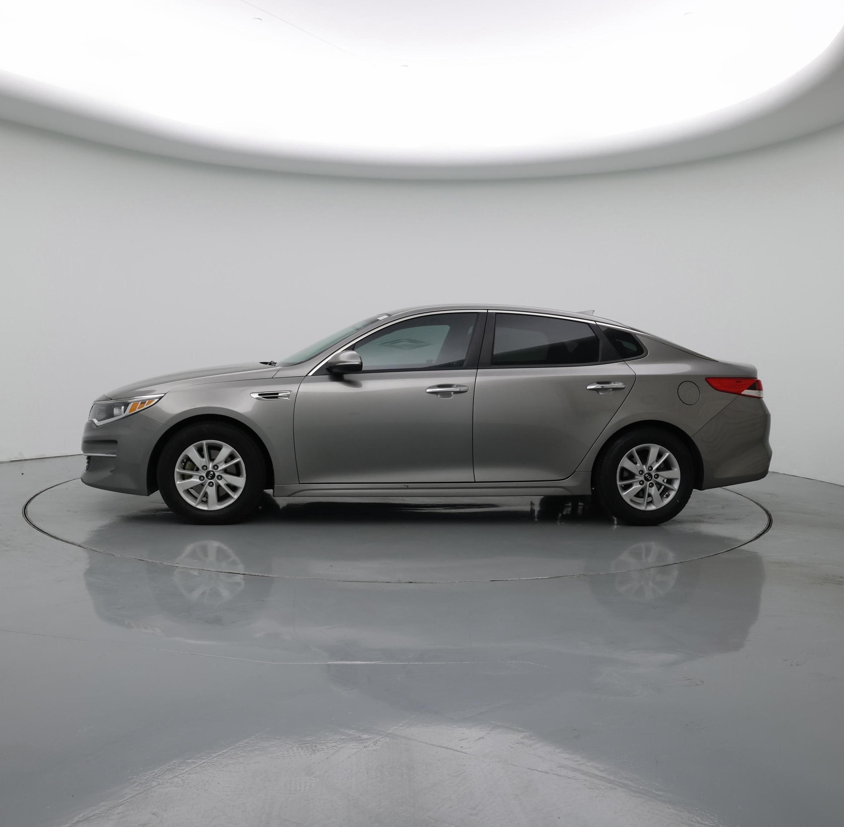 Thumbnail: 2018 Kia Optima - 3