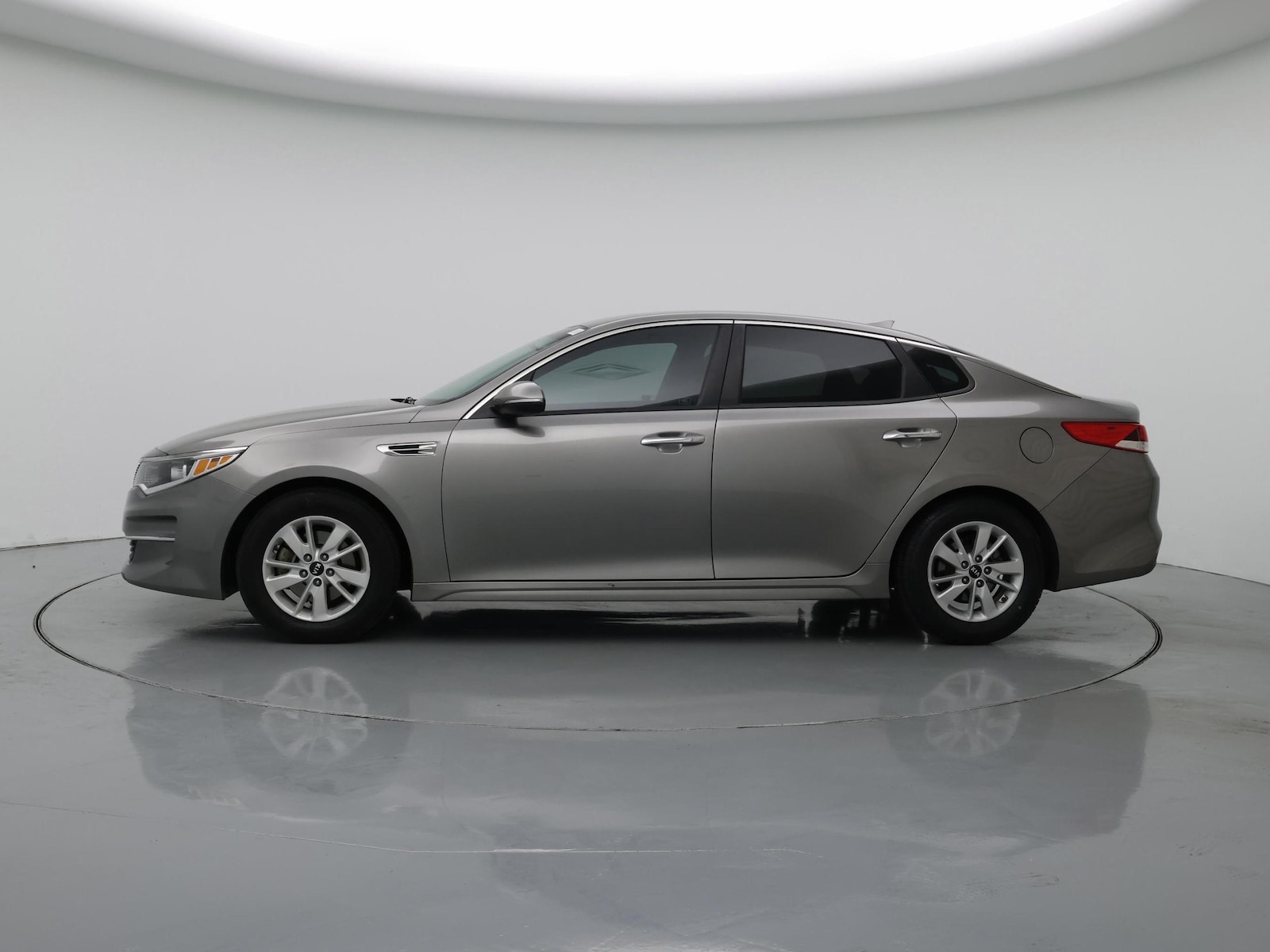 2018 Kia Optima LX - Photo 4