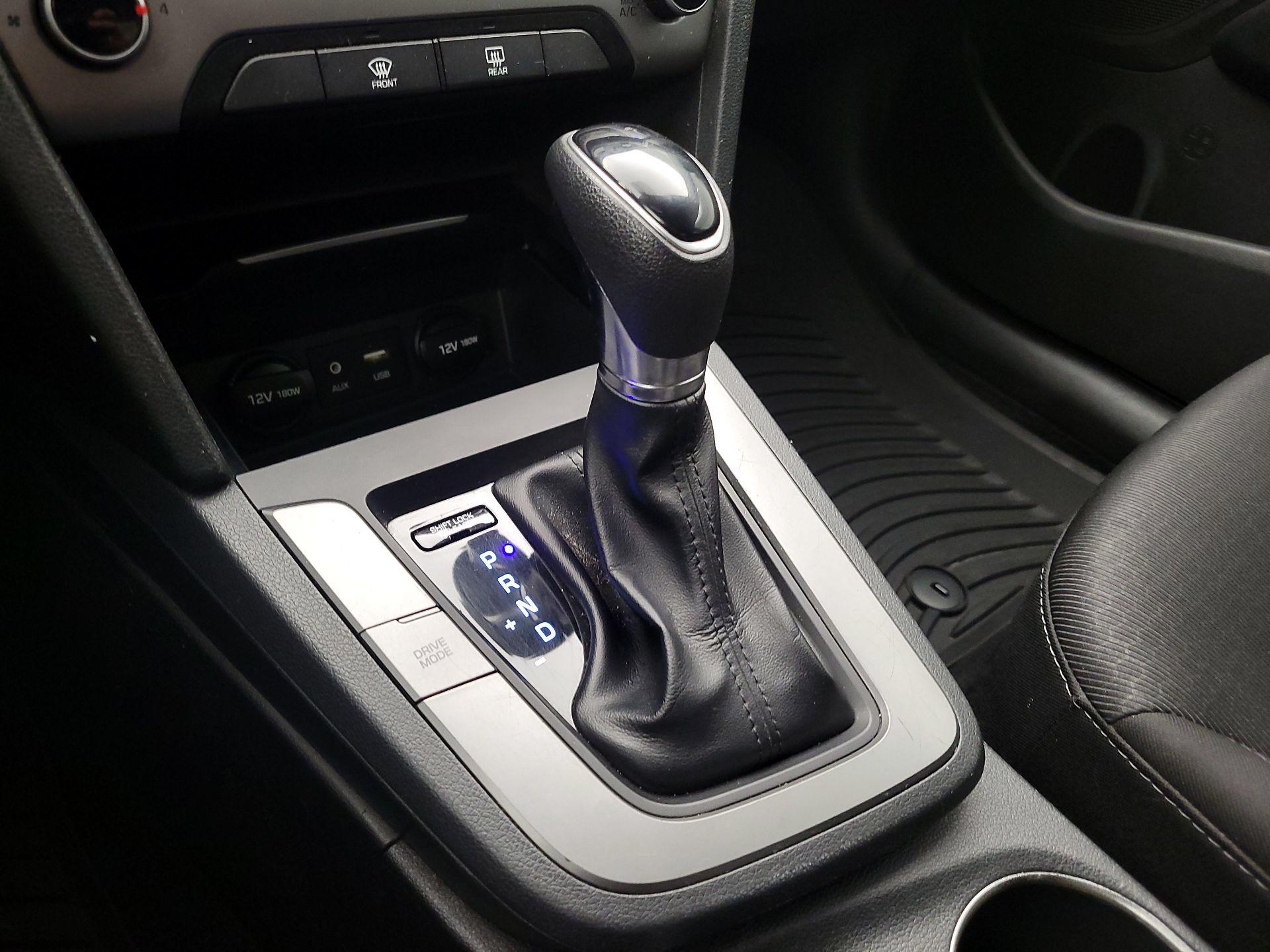 Thumbnail: 2018 Hyundai Elantra - 17