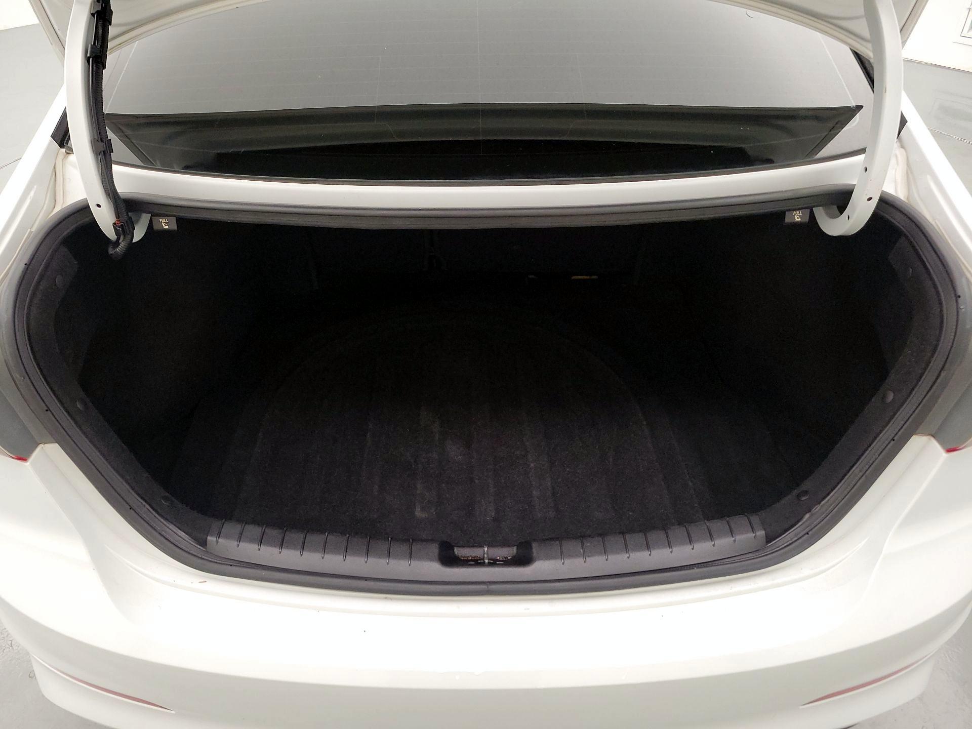 Thumbnail: 2018 Hyundai Elantra - 20