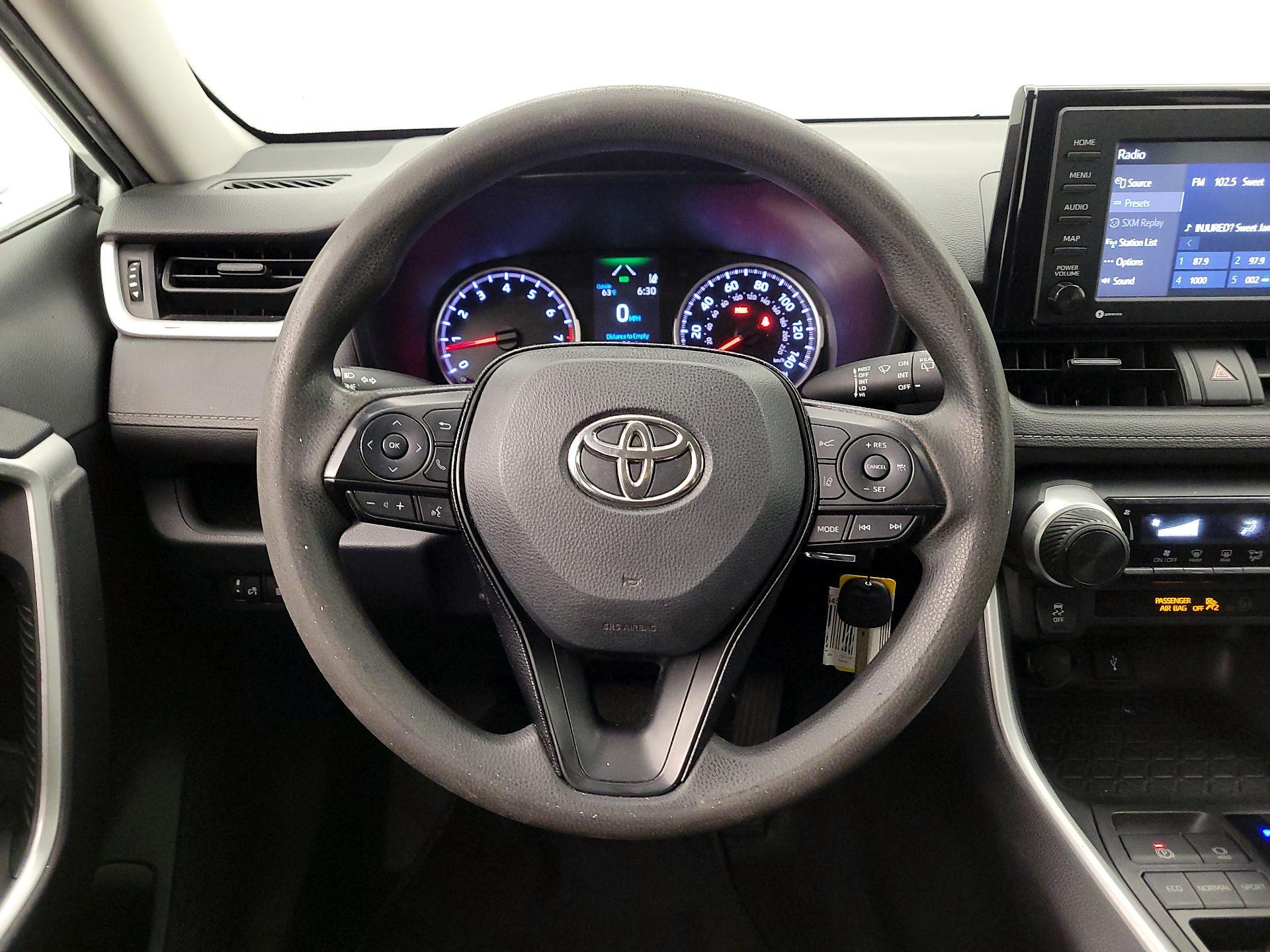 Thumbnail: 2020 Toyota RAV4 - 10