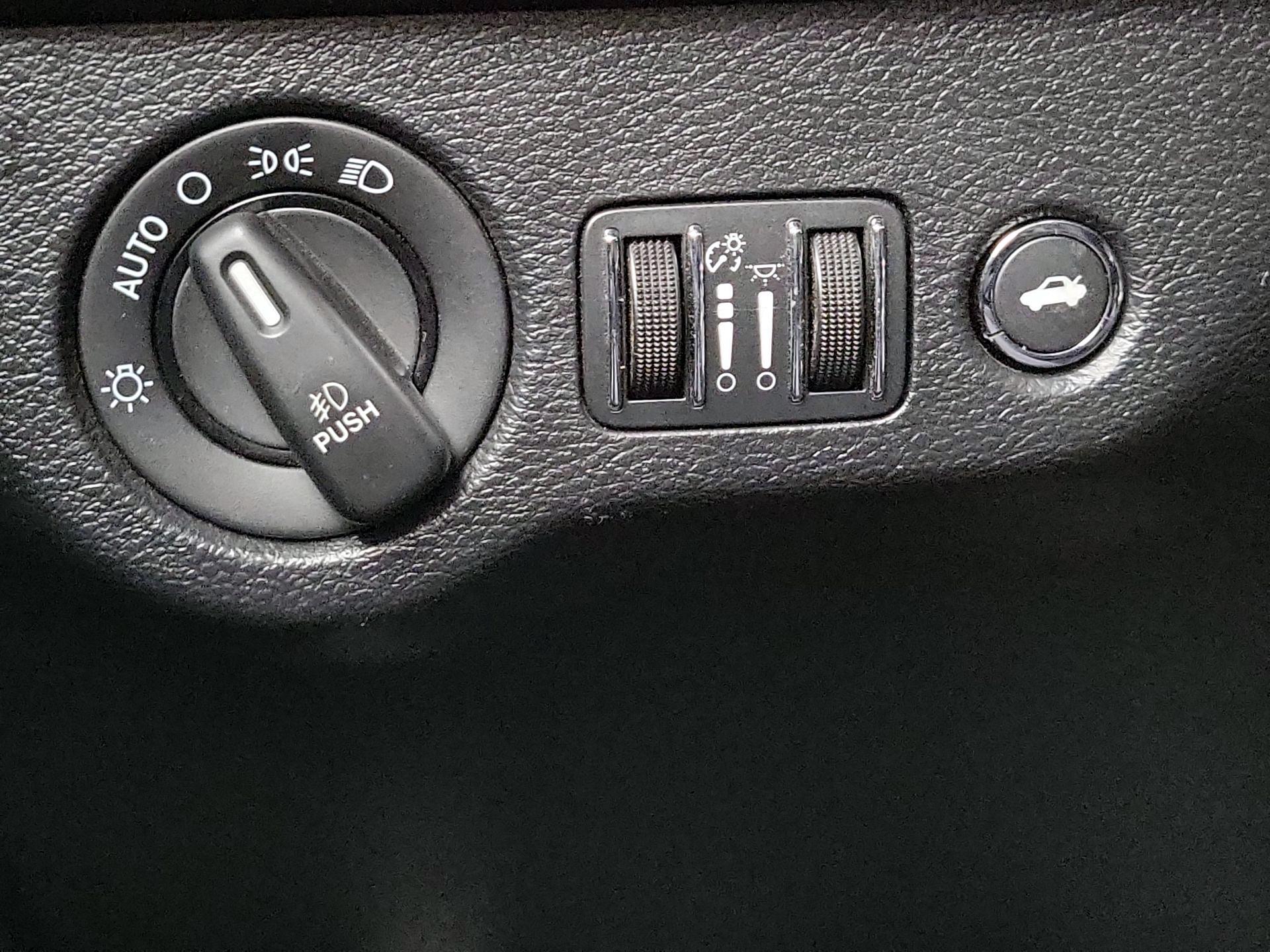 Thumbnail: 2016 Dodge Challenger - 13