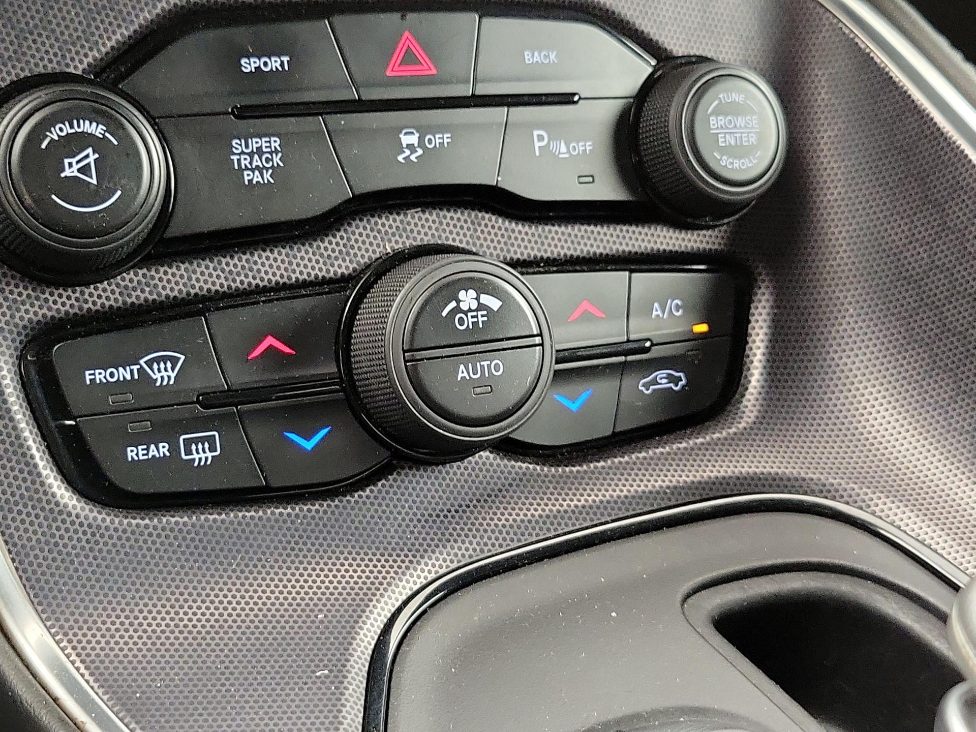 Thumbnail: 2016 Dodge Challenger - 17