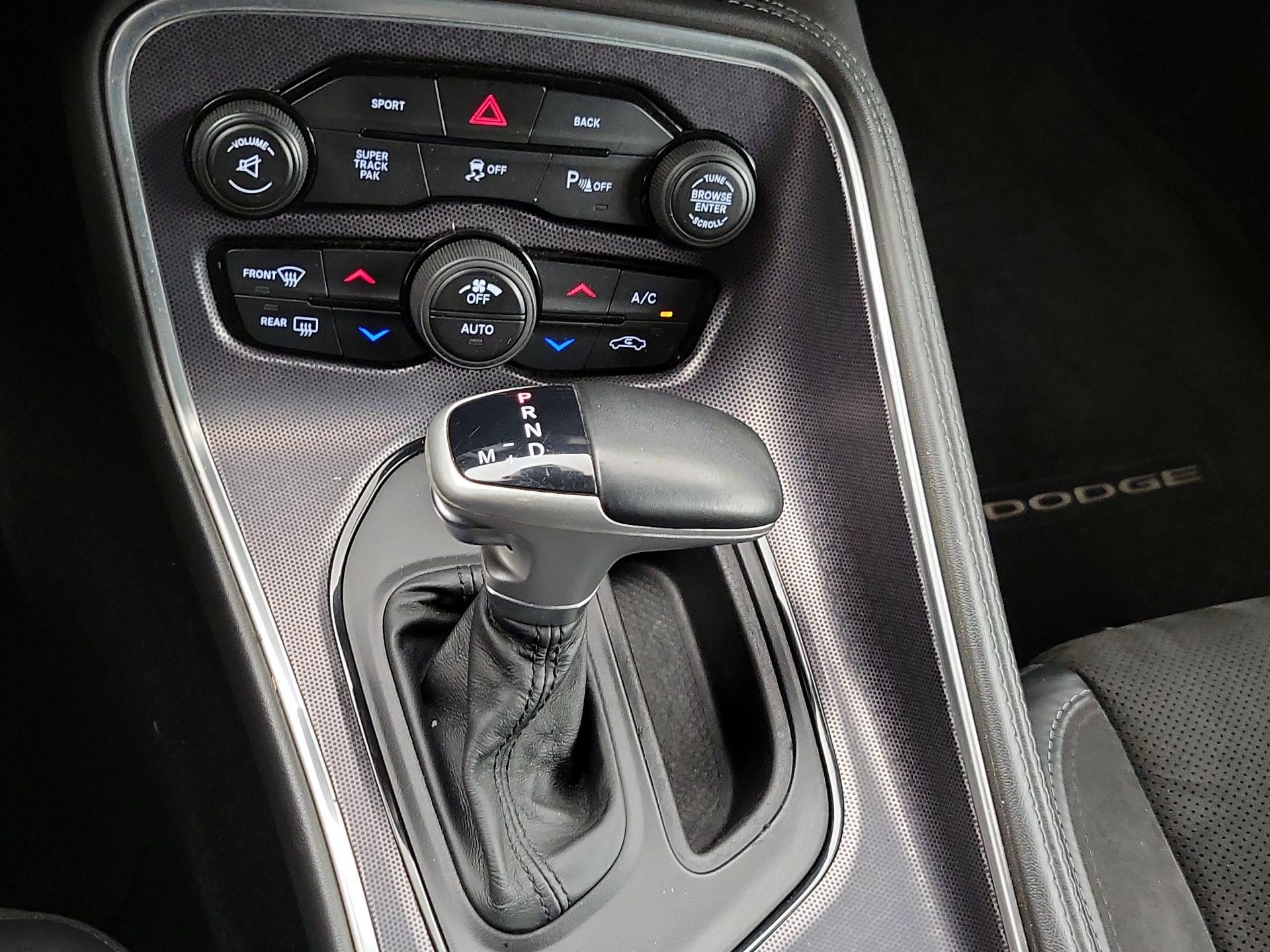 Thumbnail: 2016 Dodge Challenger - 18