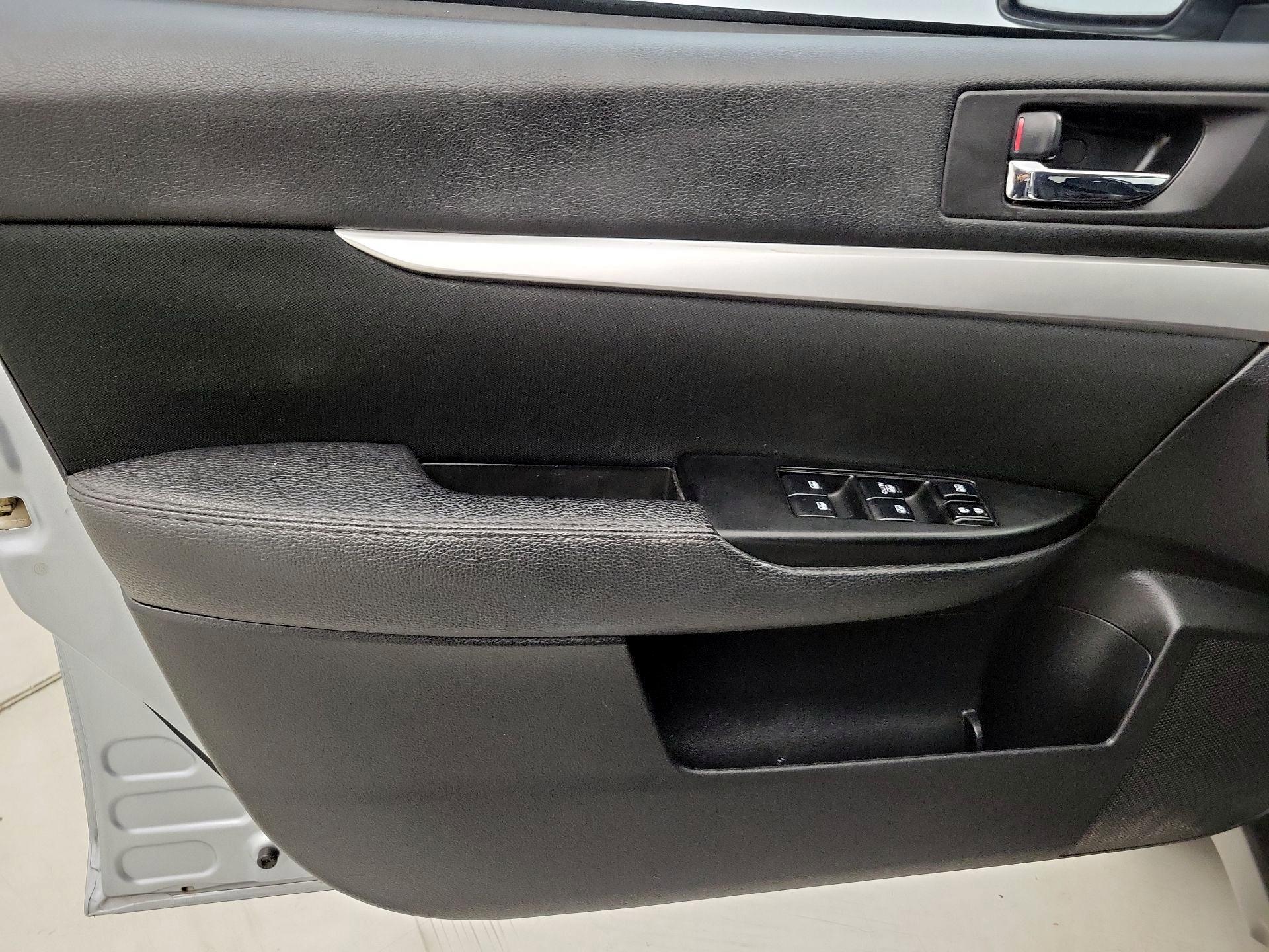 Thumbnail: 2014 Subaru Outback - 12