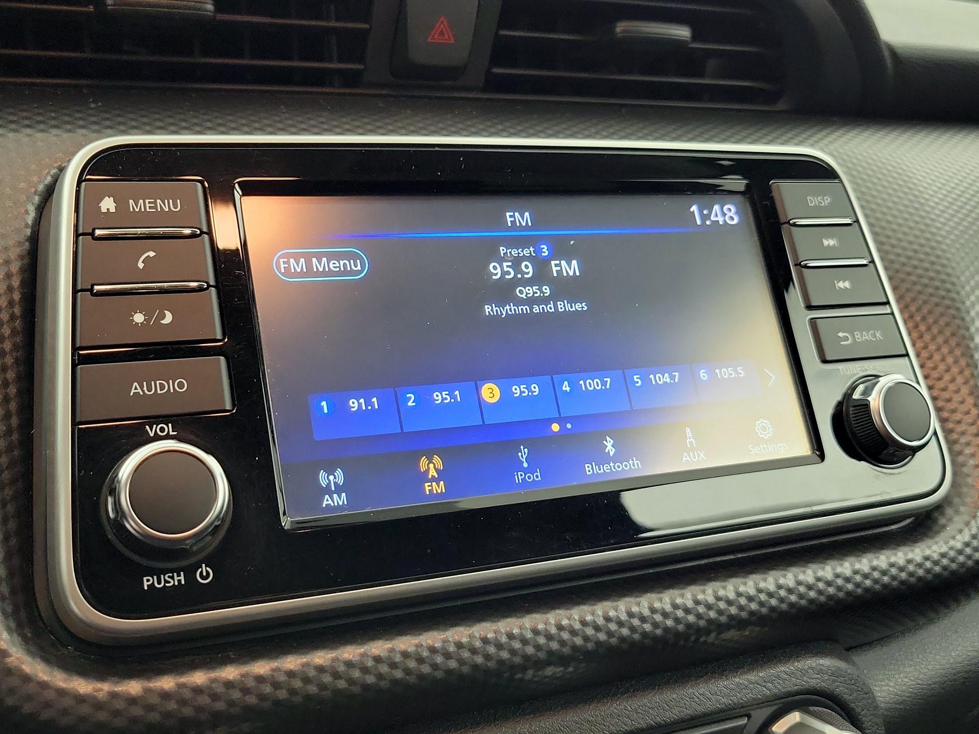 Thumbnail: 2018 Nissan Kicks - 15