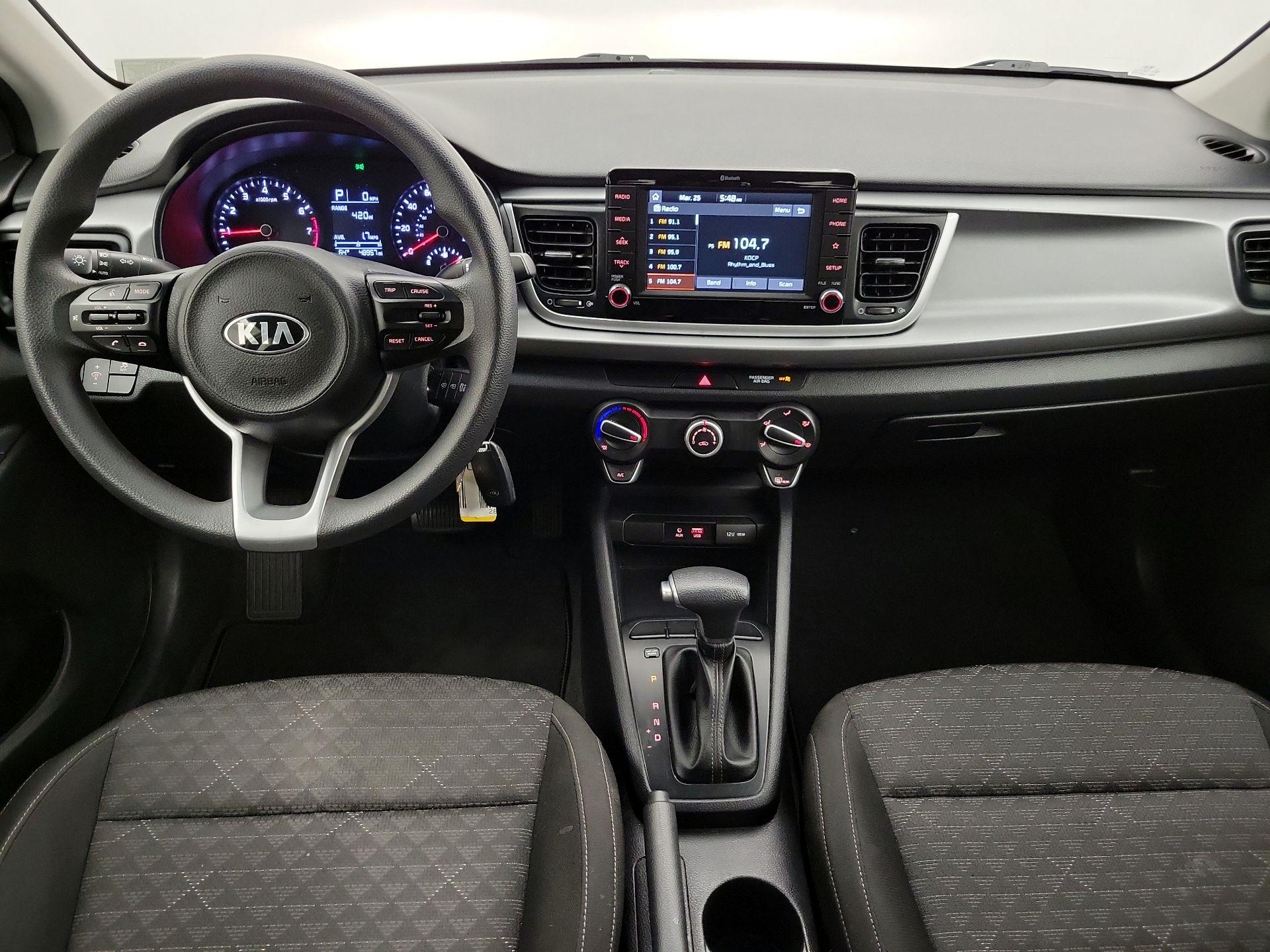Thumbnail: 2020 Kia Rio - 9