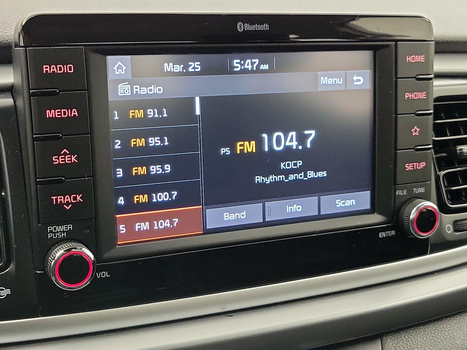 Thumbnail: 2020 Kia Rio - 15