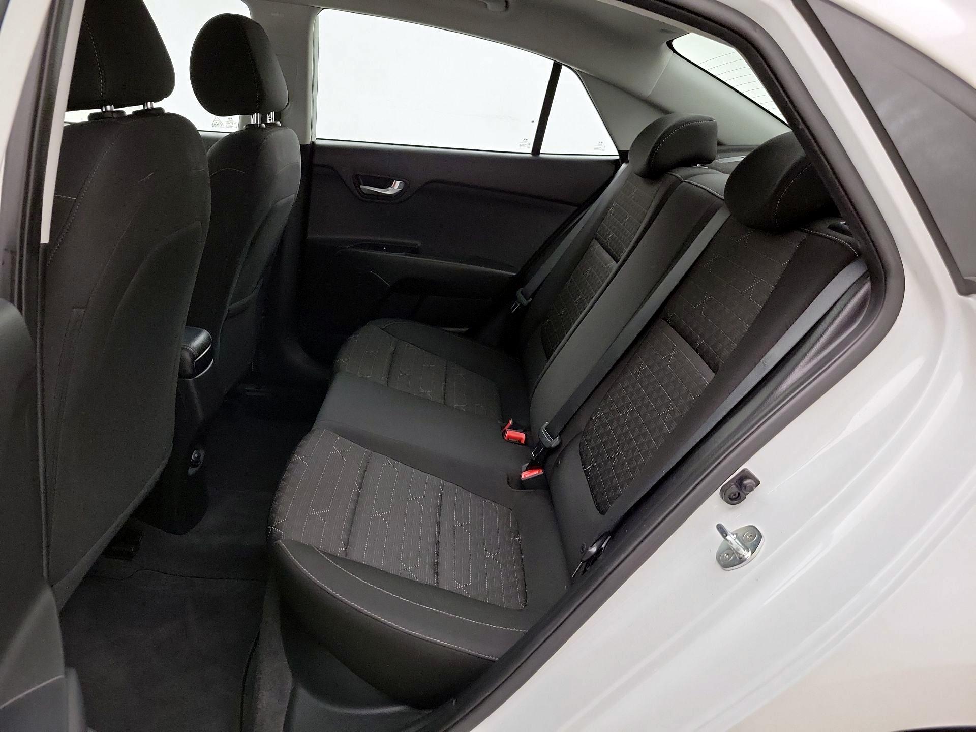 Thumbnail: 2020 Kia Rio - 19