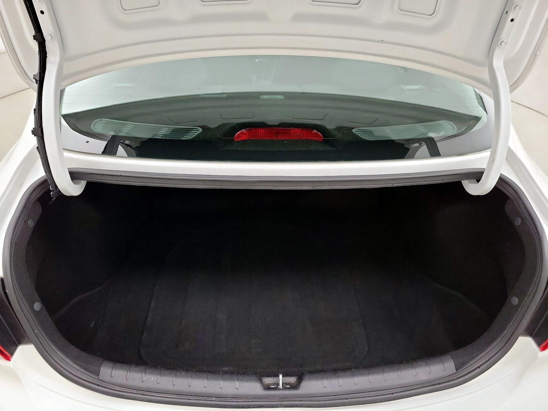 Thumbnail: 2020 Kia Rio - 20