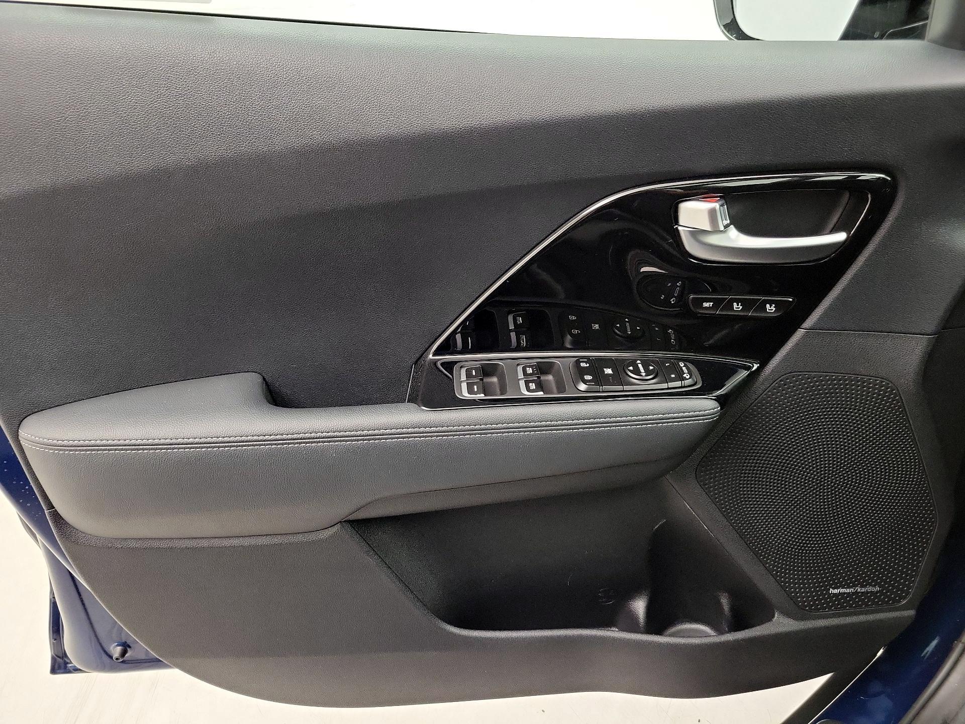 Thumbnail: 2019 Kia Niro - 12