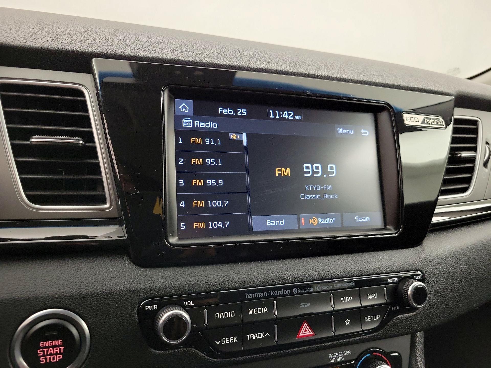 Thumbnail: 2019 Kia Niro - 16