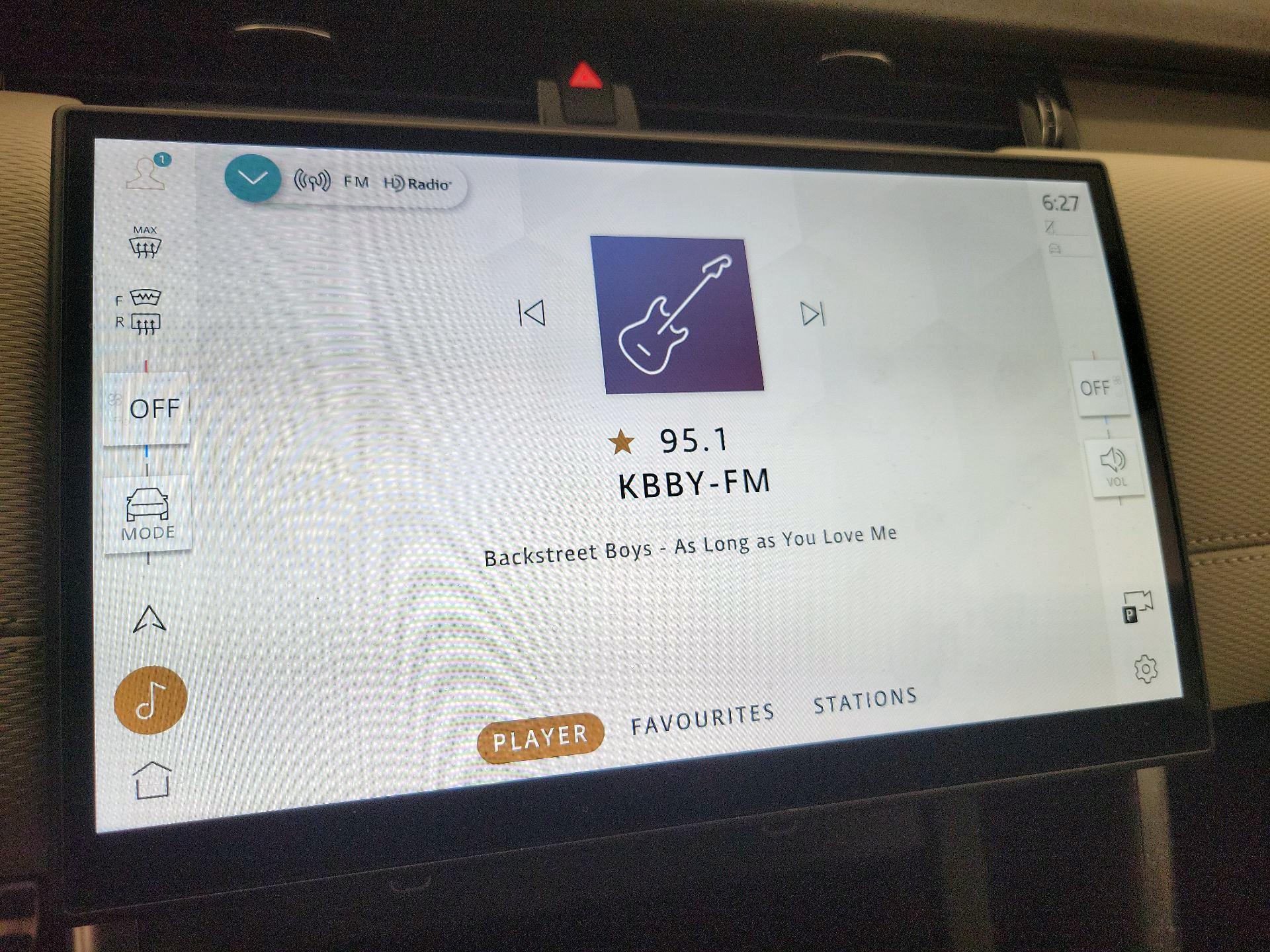 Thumbnail: 2025 Land Rover Discovery Sport - 15