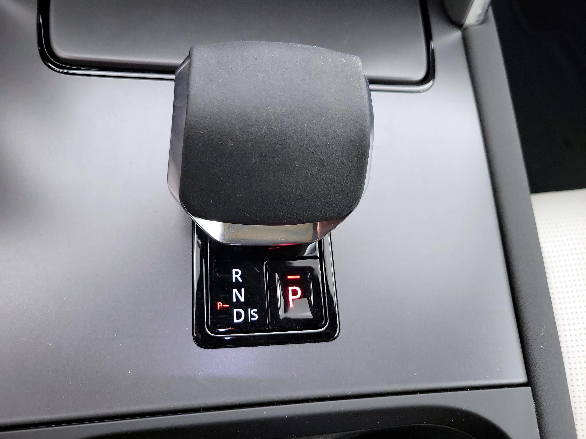 Thumbnail: 2025 Land Rover Discovery Sport - 17