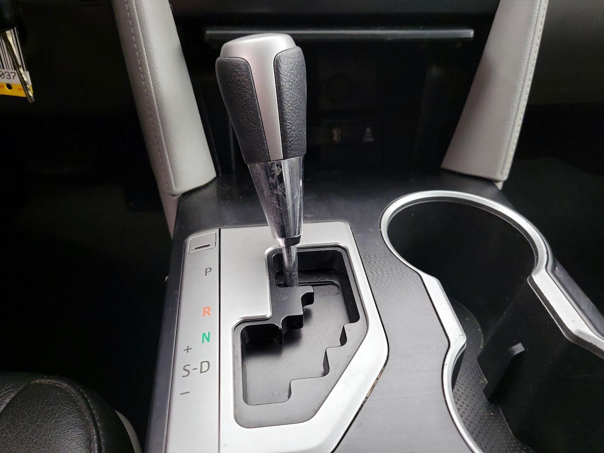 Thumbnail: 2014 Toyota Camry - 17