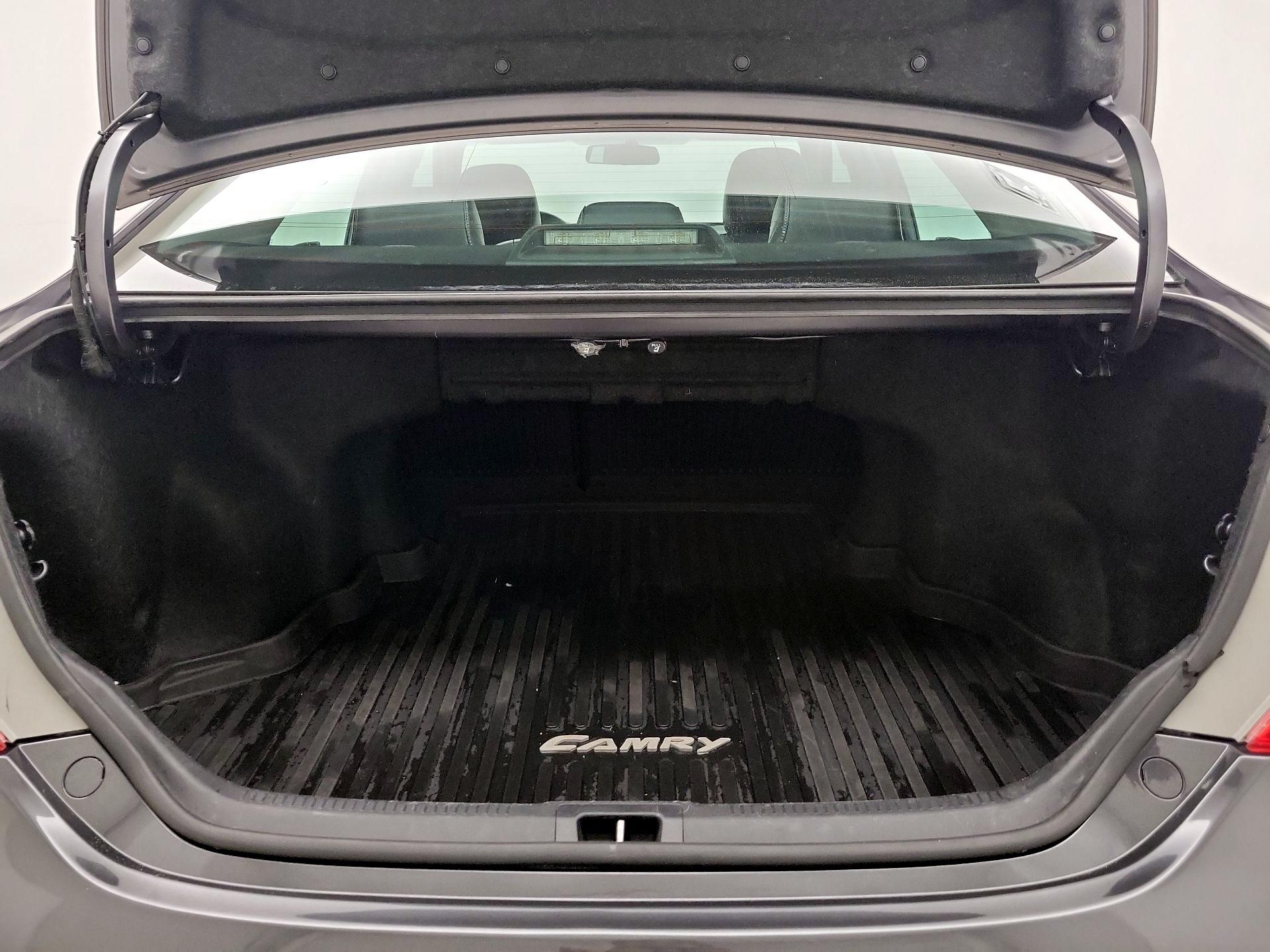 Thumbnail: 2014 Toyota Camry - 20