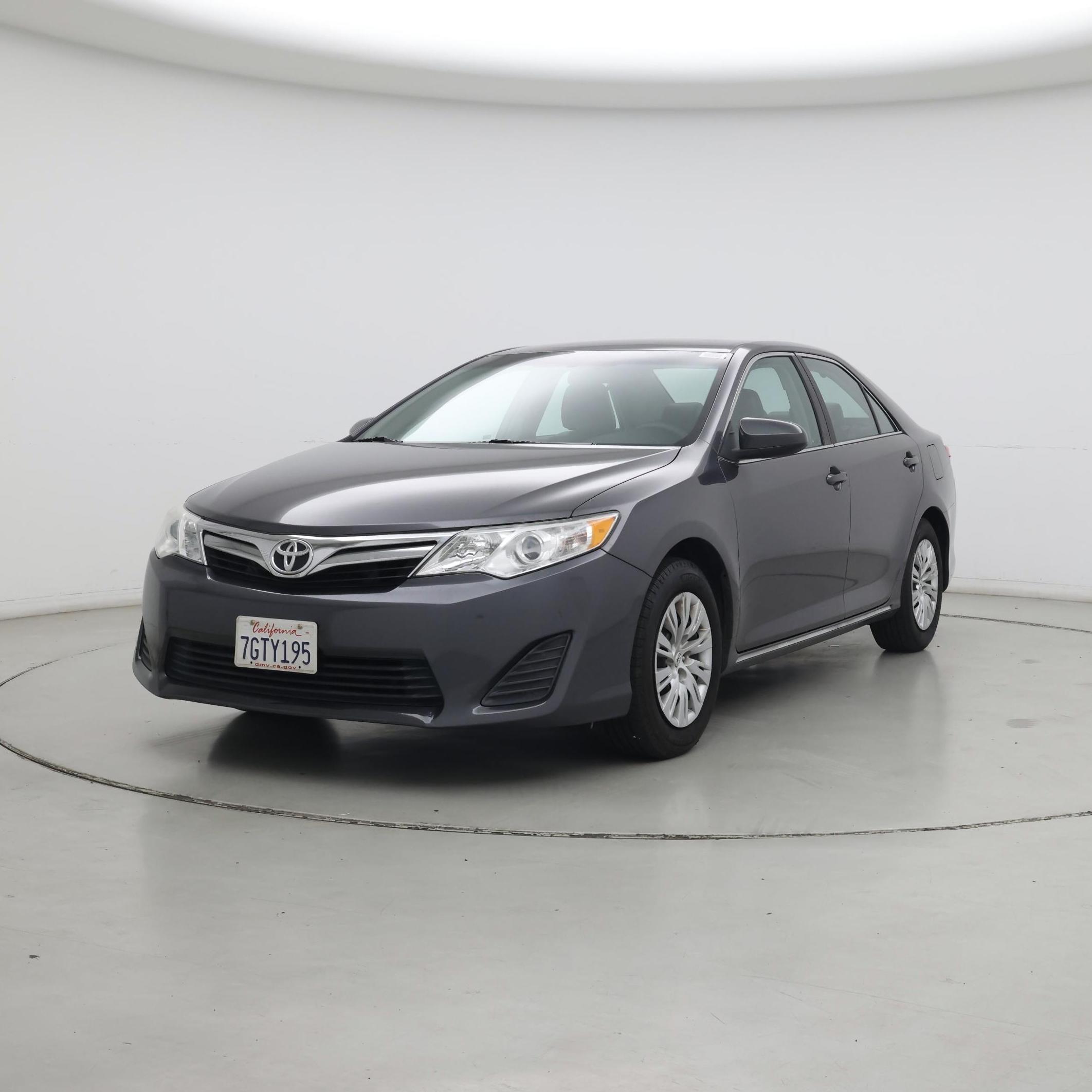 Thumbnail: 2014 Toyota Camry - 4