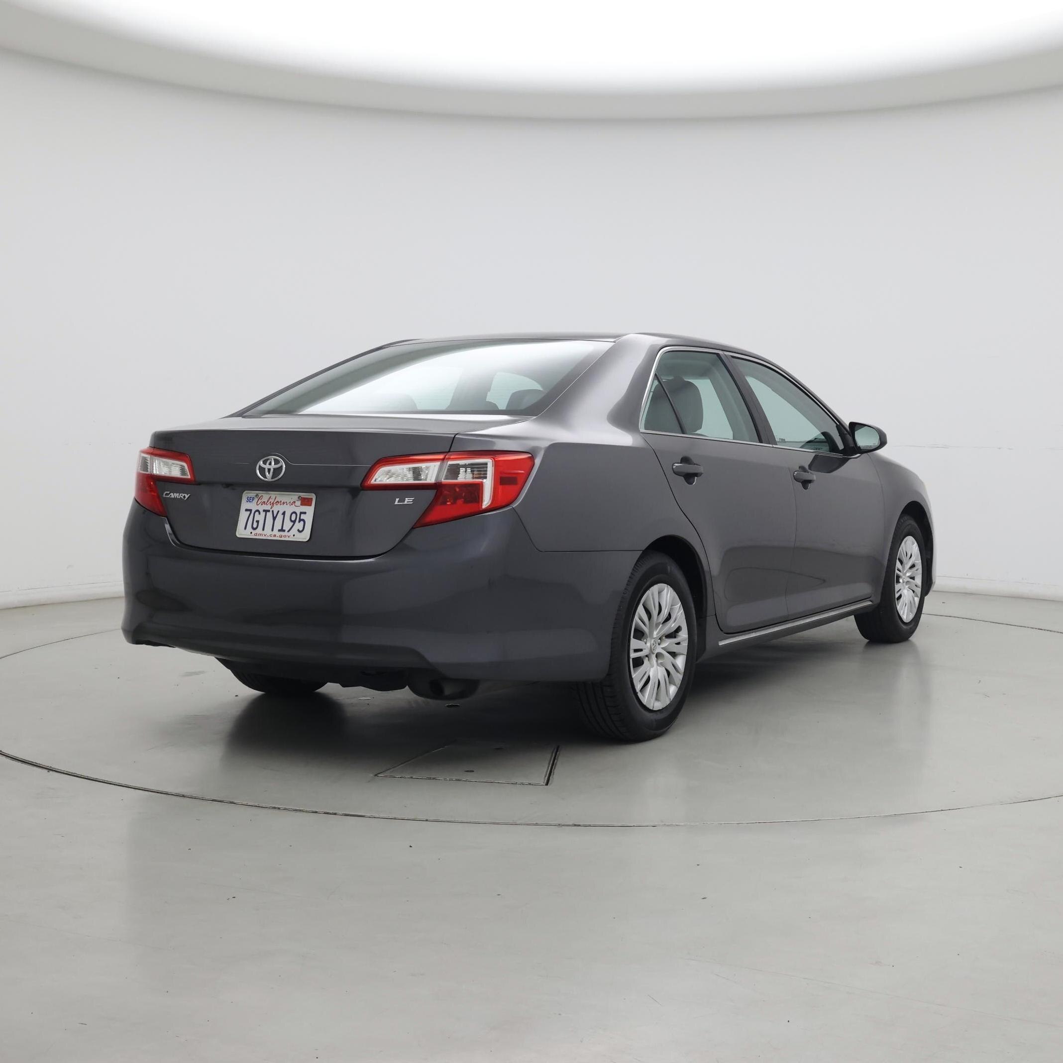 Thumbnail: 2014 Toyota Camry - 8