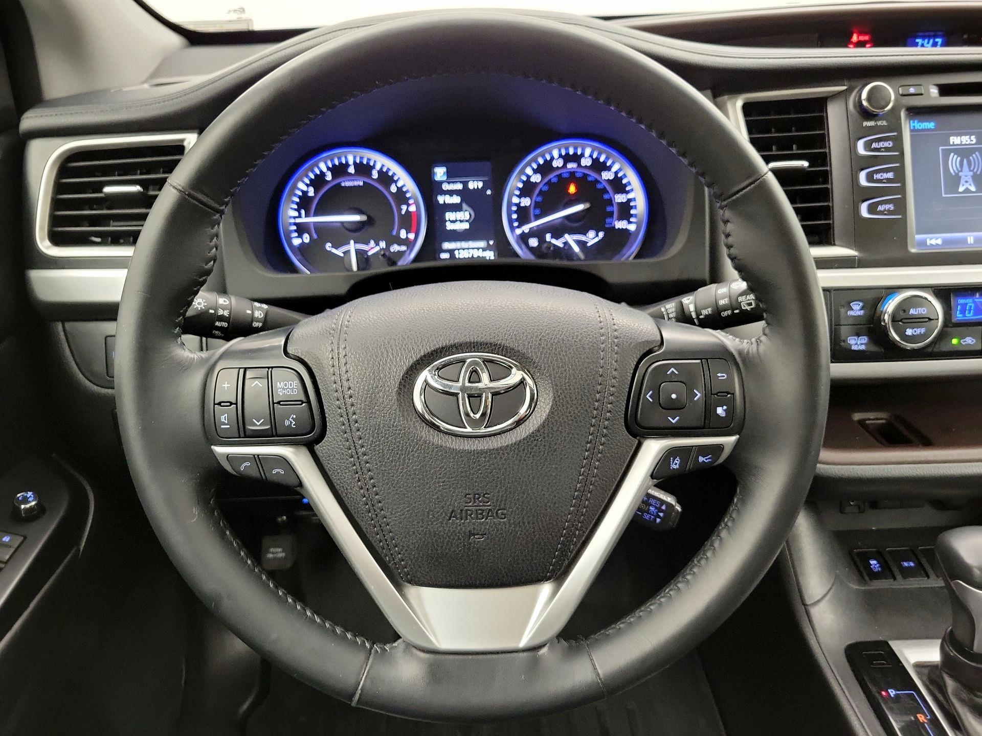 Thumbnail: 2017 Toyota Highlander - 10