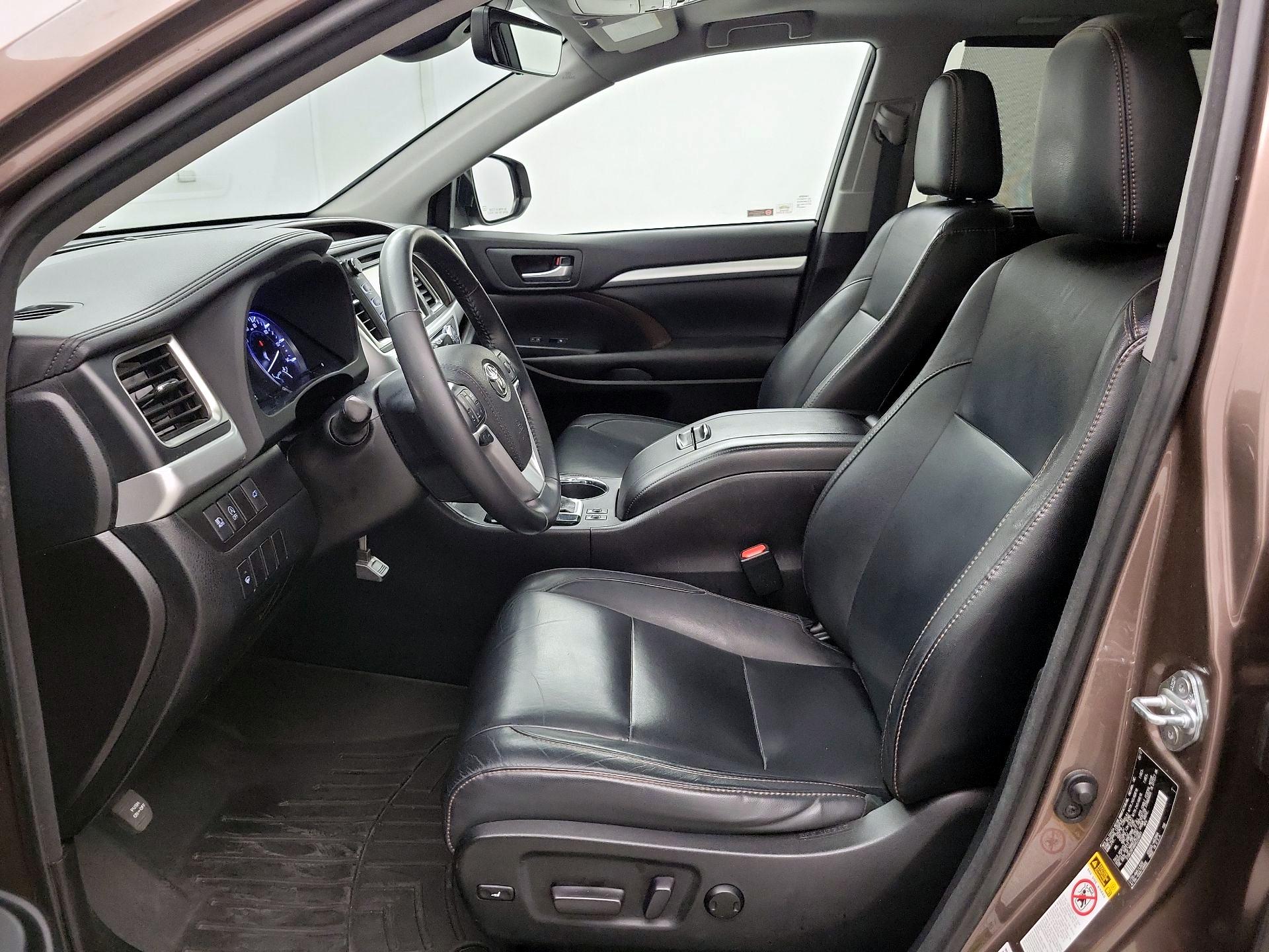 Thumbnail: 2017 Toyota Highlander - 11