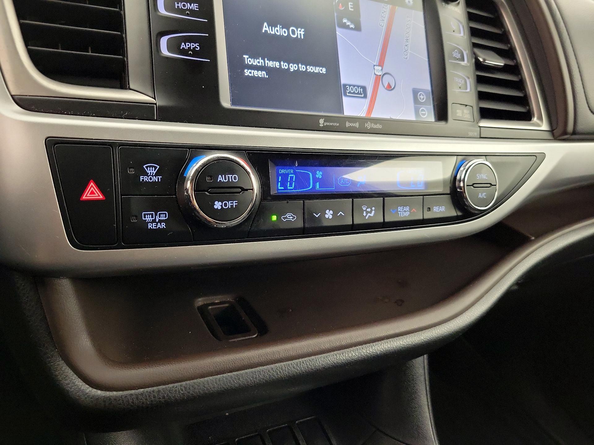 Thumbnail: 2017 Toyota Highlander - 17