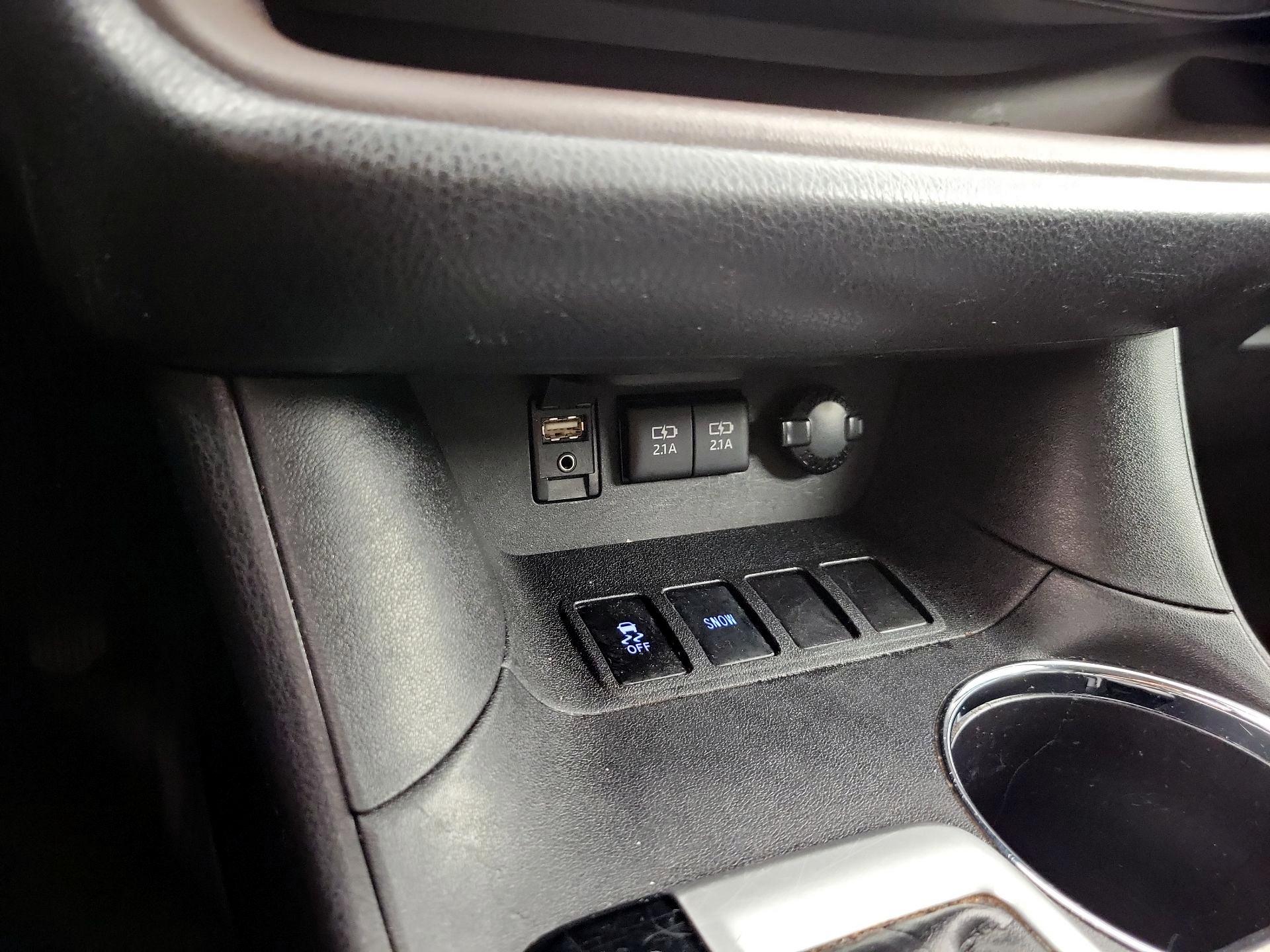 Thumbnail: 2017 Toyota Highlander - 19