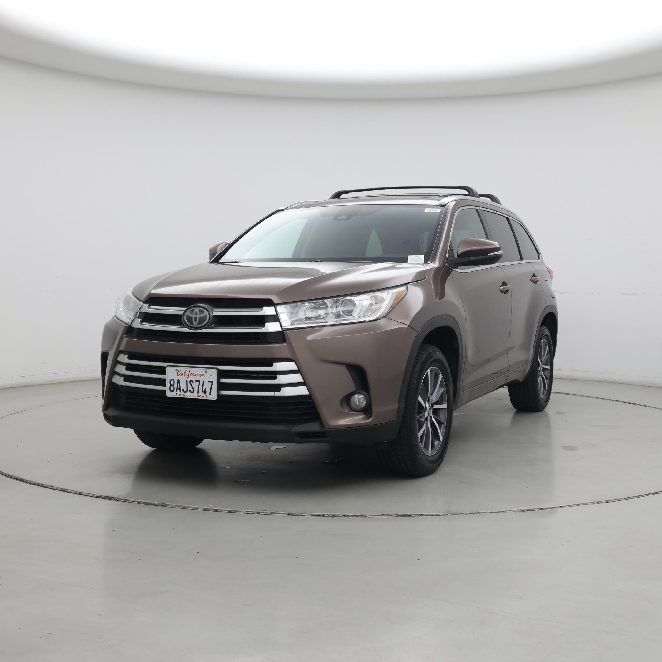 Thumbnail: 2017 Toyota Highlander - 4