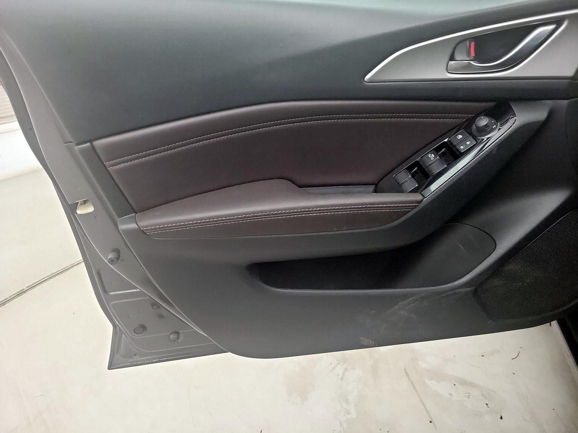 Thumbnail: 2017 Mazda Mazda3 - 12