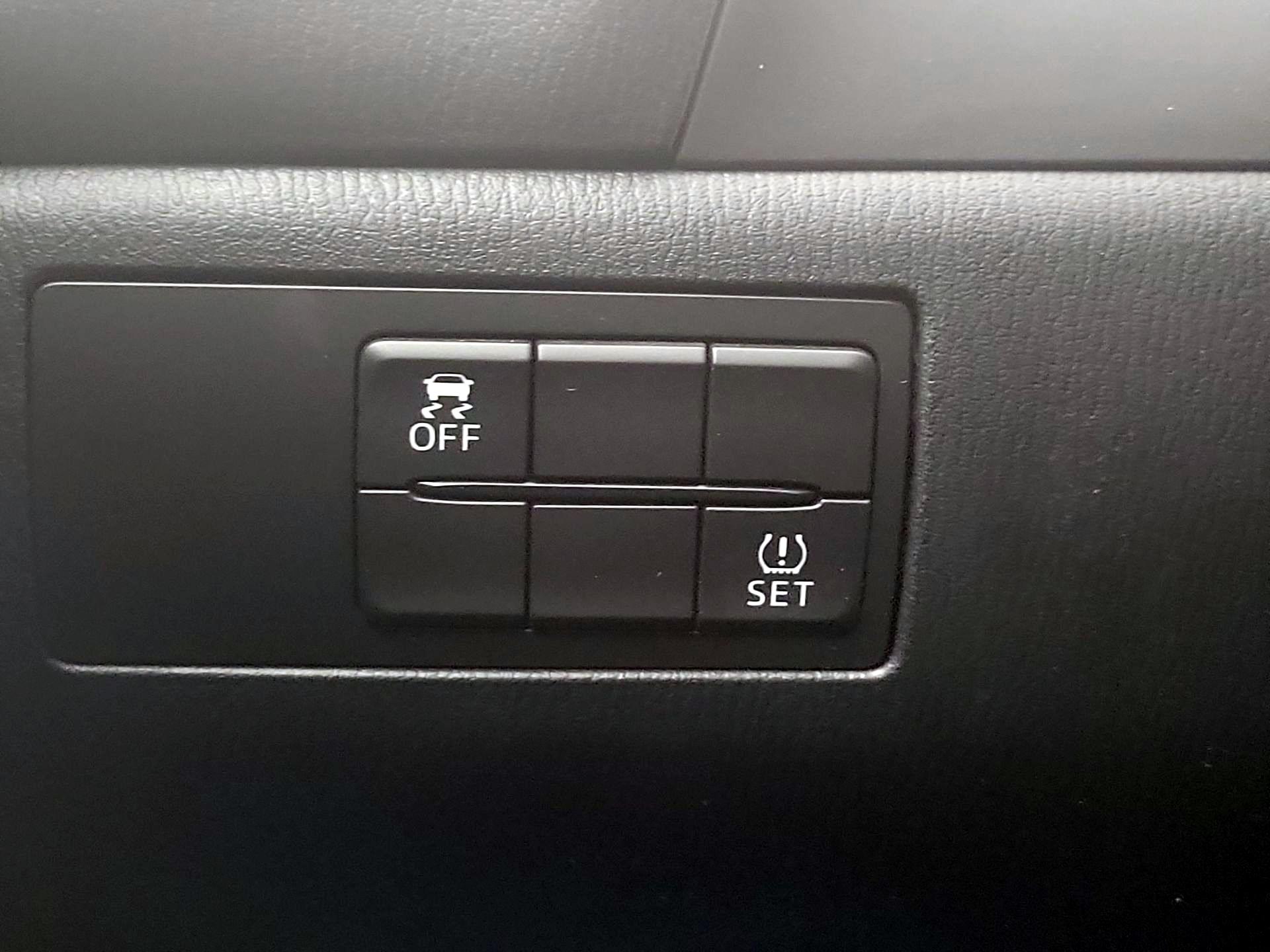 Thumbnail: 2017 Mazda Mazda3 - 13