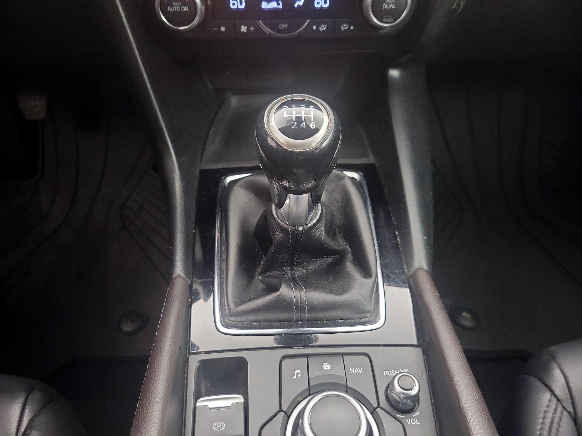 Thumbnail: 2017 Mazda Mazda3 - 17